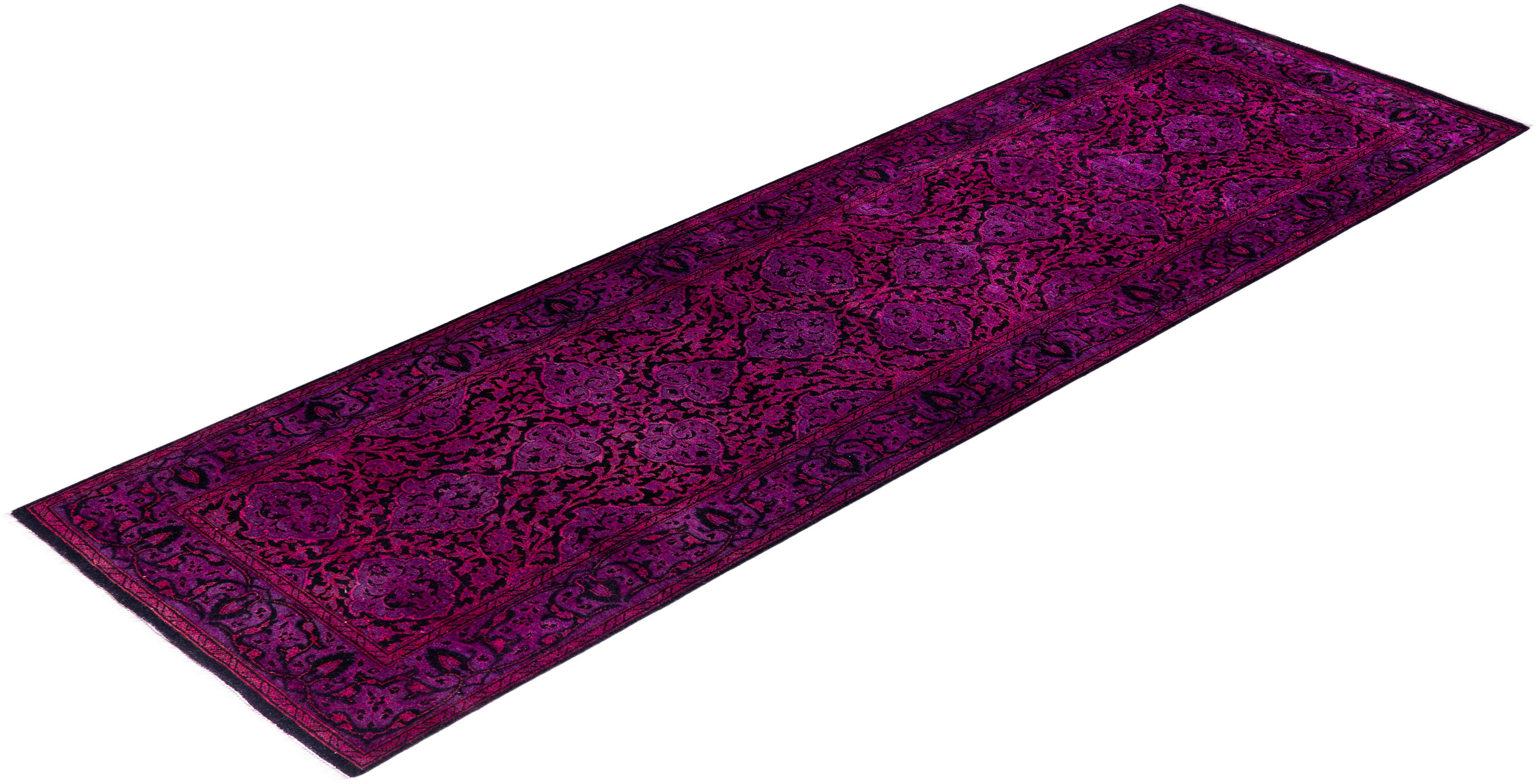Contemporary Fine Vibrance Hand Knotted Wool Purple Runner im Angebot 2