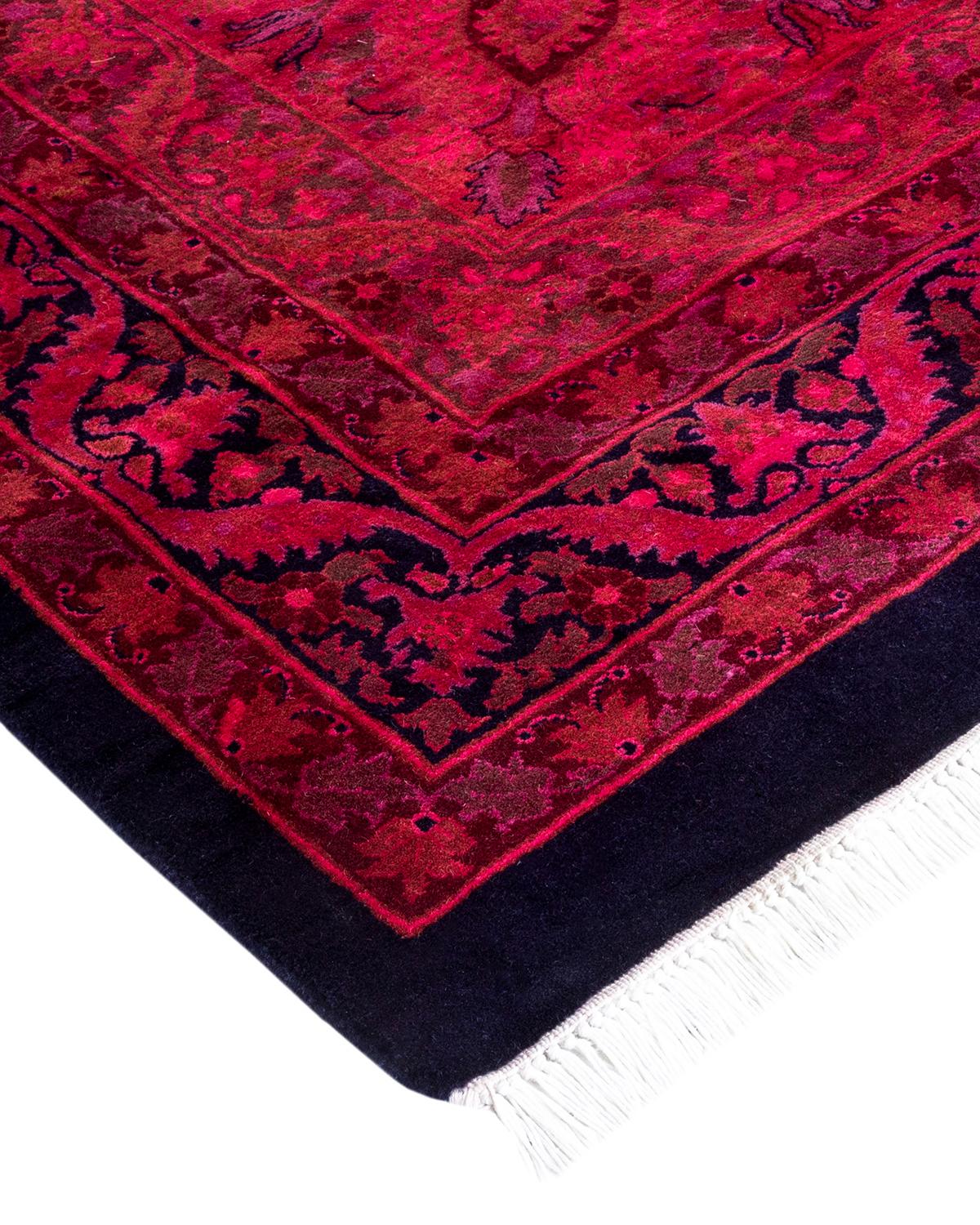 I tappeti Vibrance rappresentano il classico con un tocco di classe: motivi tradizionali sovratinti con colori brillanti. Ogni tappeto annodato a mano viene lavato con una tintura botanica 100% naturale che rivela le sfumature nascoste degli am
