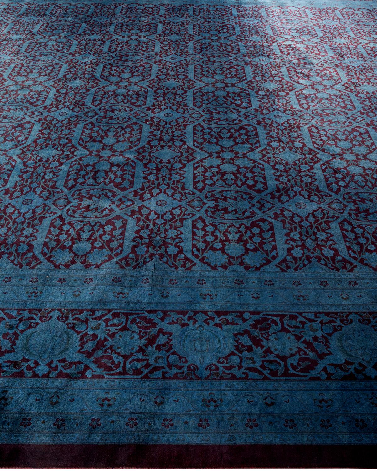 Contemporary Fine Vibrance Hand Knotted Wool Red Area Rug im Zustand „Neu“ im Angebot in Norwalk, CT