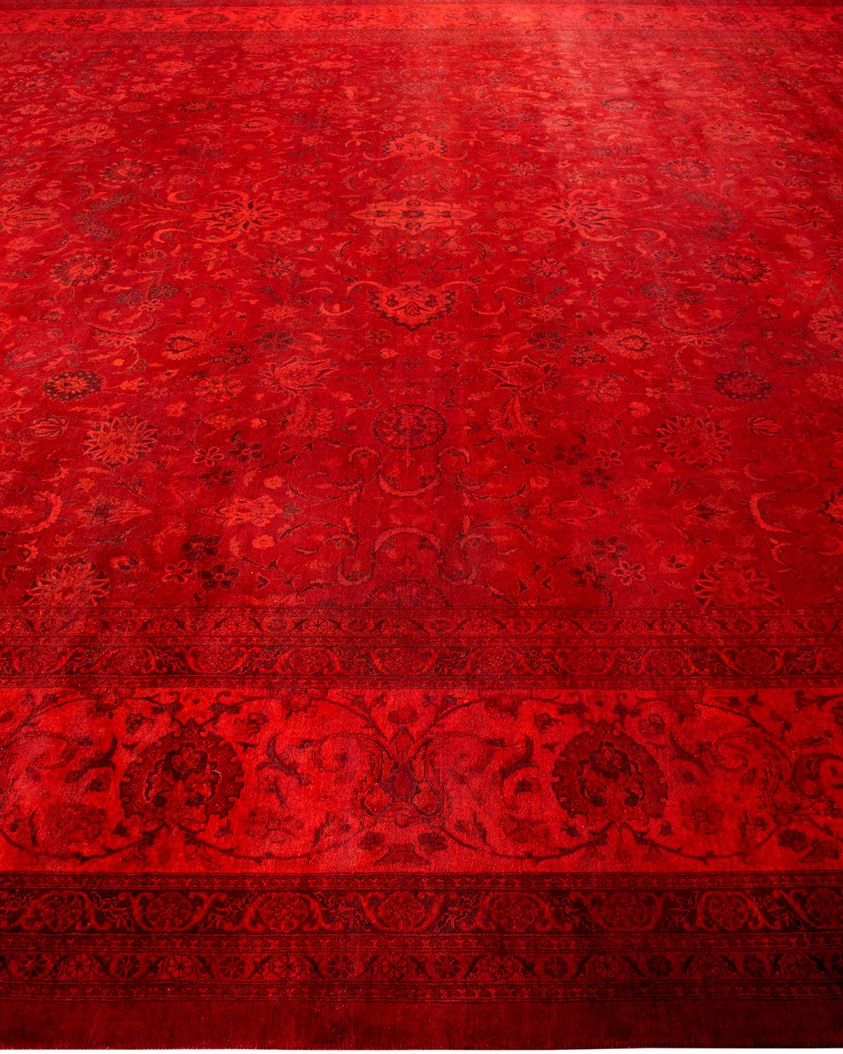 Contemporary Fine Vibrance Hand Knotted Wool Red Area Rug In New Condition For Sale In Norwalk, CT
