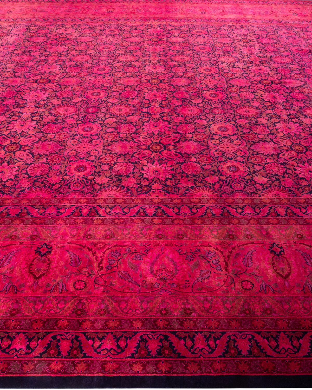 Tappeto contemporaneo Fine Vibrance in lana annodata a mano di colore rosso In condizioni Nuovo in vendita a Norwalk, CT