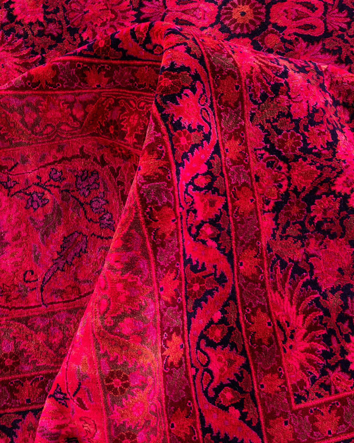 Tappeto contemporaneo Fine Vibrance in lana annodata a mano di colore rosso in vendita 1