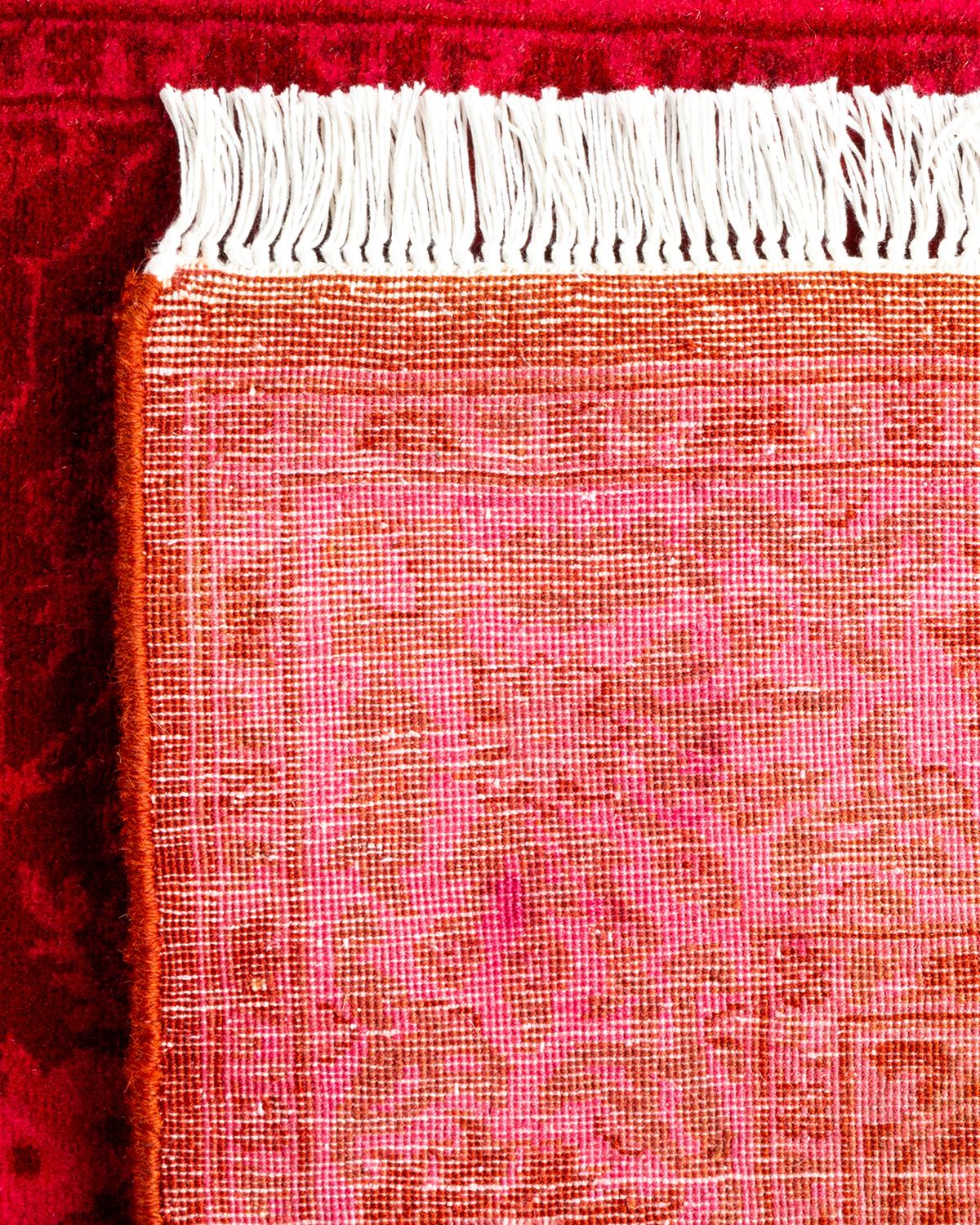 Contemporary Fine Vibrance Handgeknüpfter Läufer aus roter Wolle (21. Jahrhundert und zeitgenössisch) im Angebot
