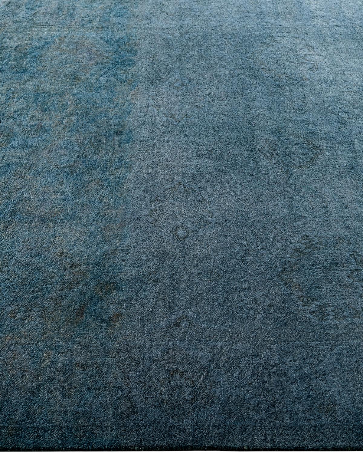 Contemporary Fine Vibrance Hand Knotted Wool Silver Area Rug im Zustand „Neu“ im Angebot in Norwalk, CT