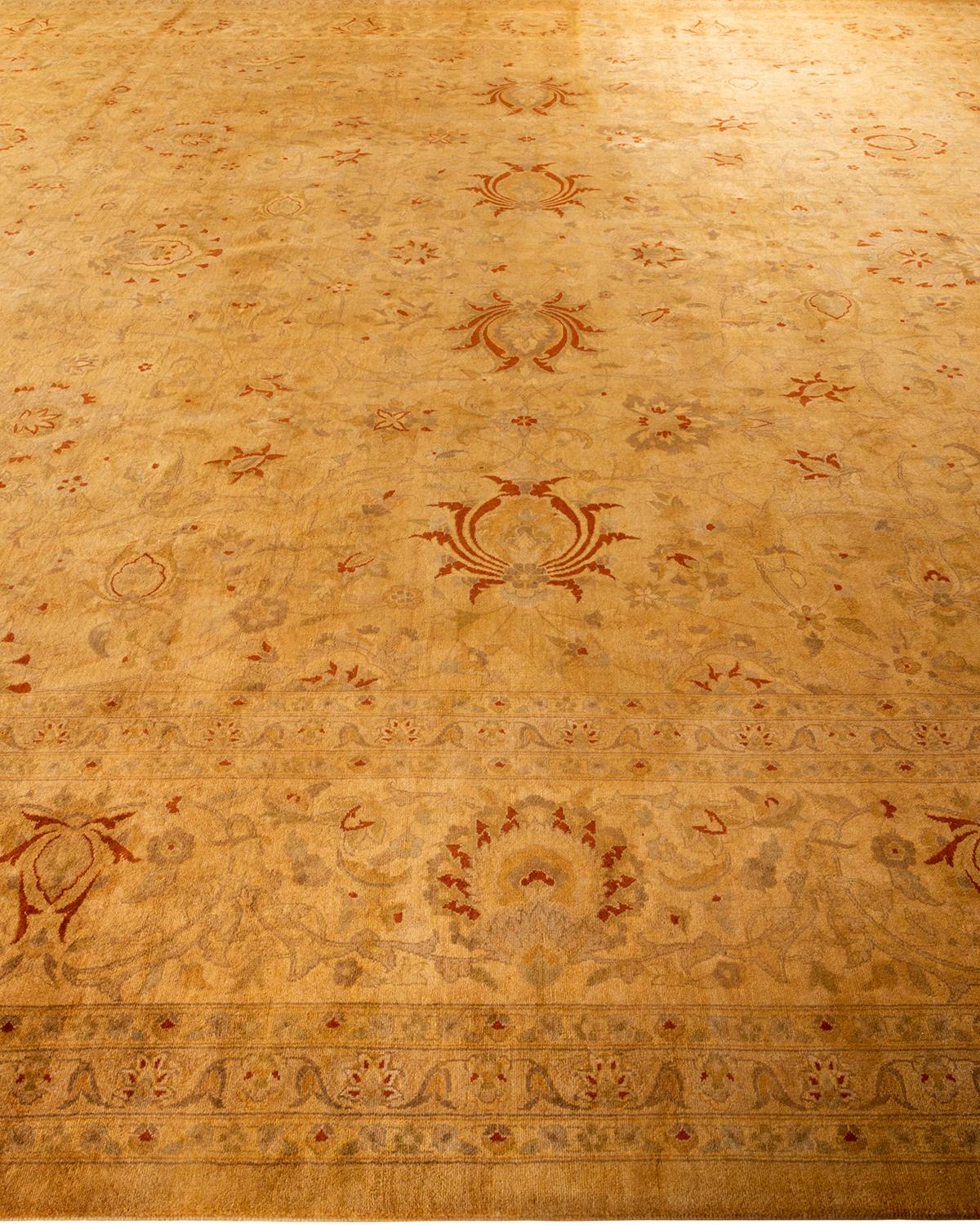 Contemporary Fine Vibrance Hand Knotted Wool Yellow Area Rug In New Condition For Sale In Norwalk, CT