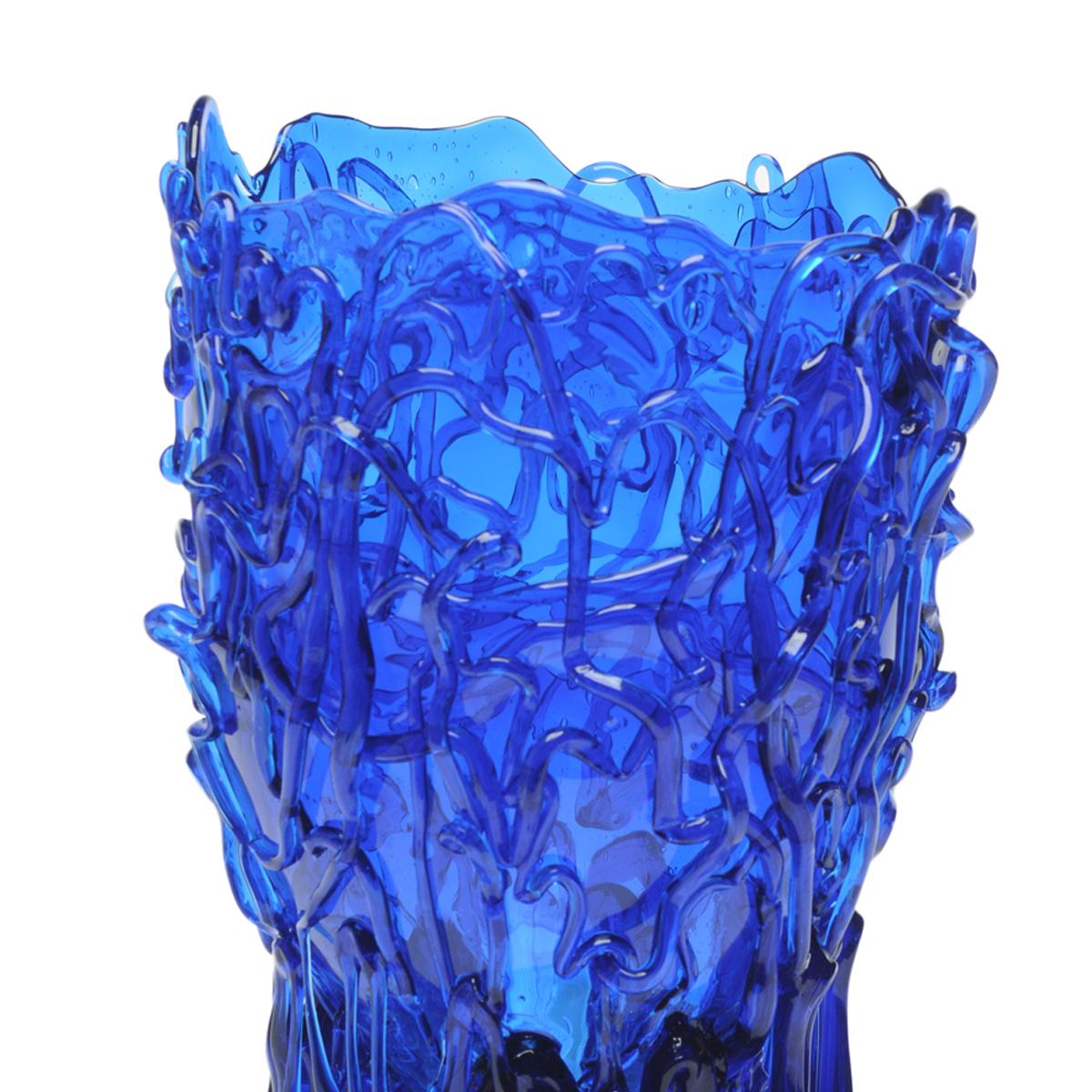 Medusa vase, clear blue

Vase in soft resin designed by Gaetano Pesce in 1995 for Fish Design collection.

Measures: L Ø 22cm x H 36cm

Other sizes available

Colours: Clear blue.
Vase in soft resin designed by Gaetano Pesce in 1995 for