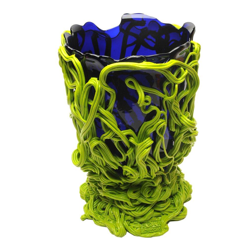 Vase spécial spaghetti, bleu clair et citron vert mat.

Vase en résine souple conçu par Gaetano Pesce en 1995 pour la collection Fish Design.

Mesures : L - ø 22cm x H 36cm

Autres tailles disponibles

Couleurs : Bleu clair et citron vert