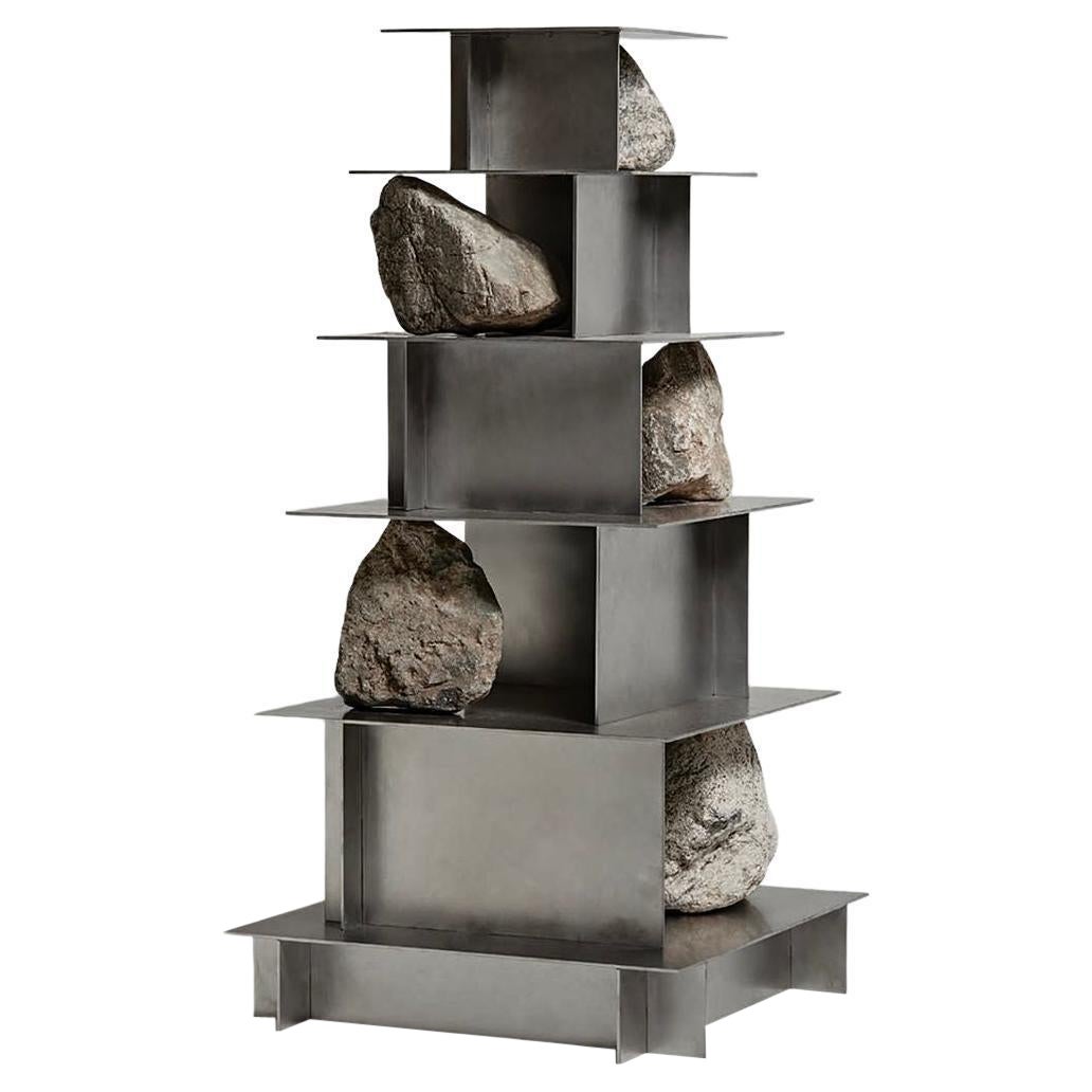 Etagère contemporaine à cinq niveaux en acier inoxydable avec pierres naturelles par Lee Sisan