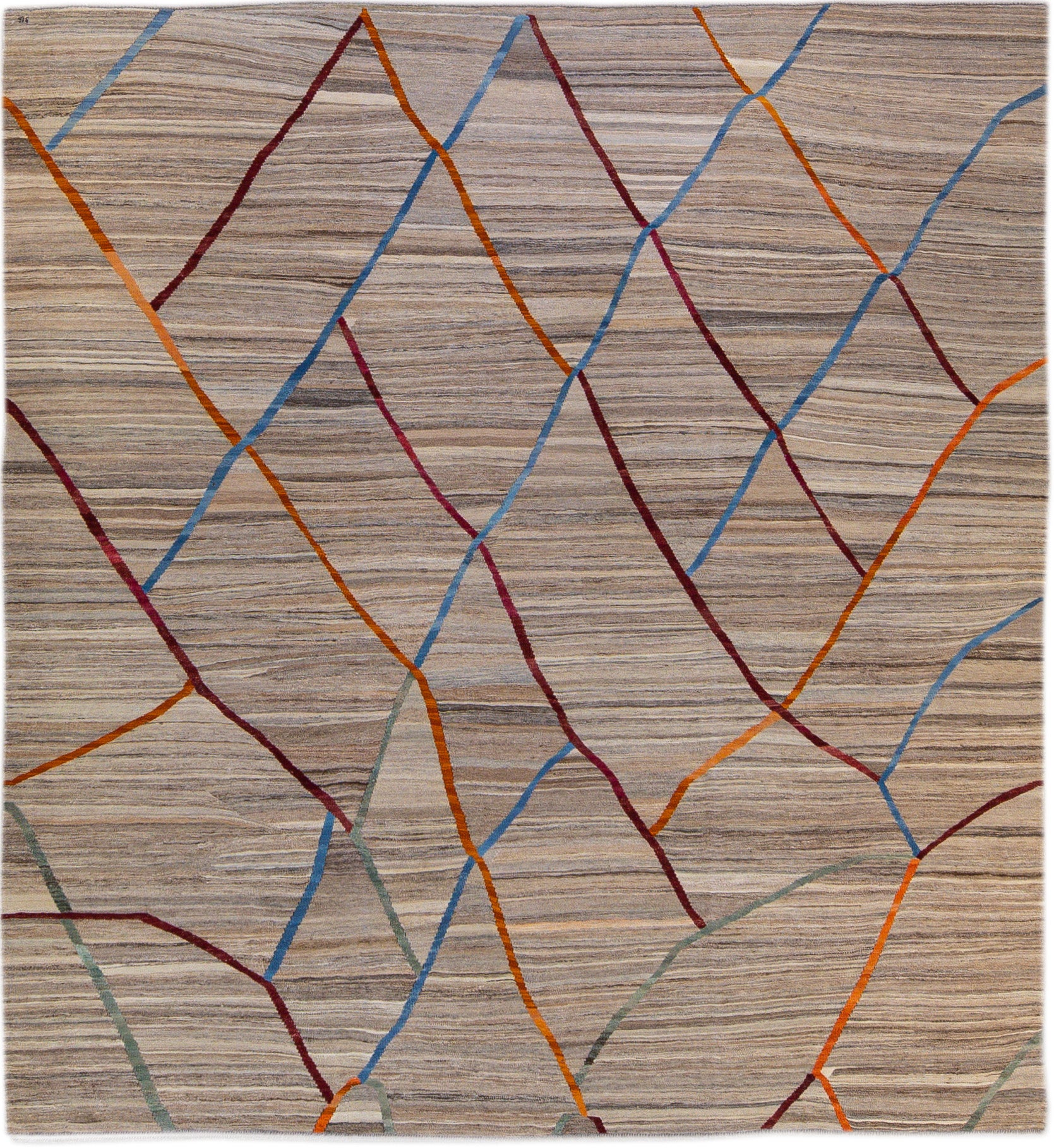 Zeitgenössischer flachgewebter Wollteppich mit braunem Stammesmotiv aus brauner quadratischer Wolle im Angebot