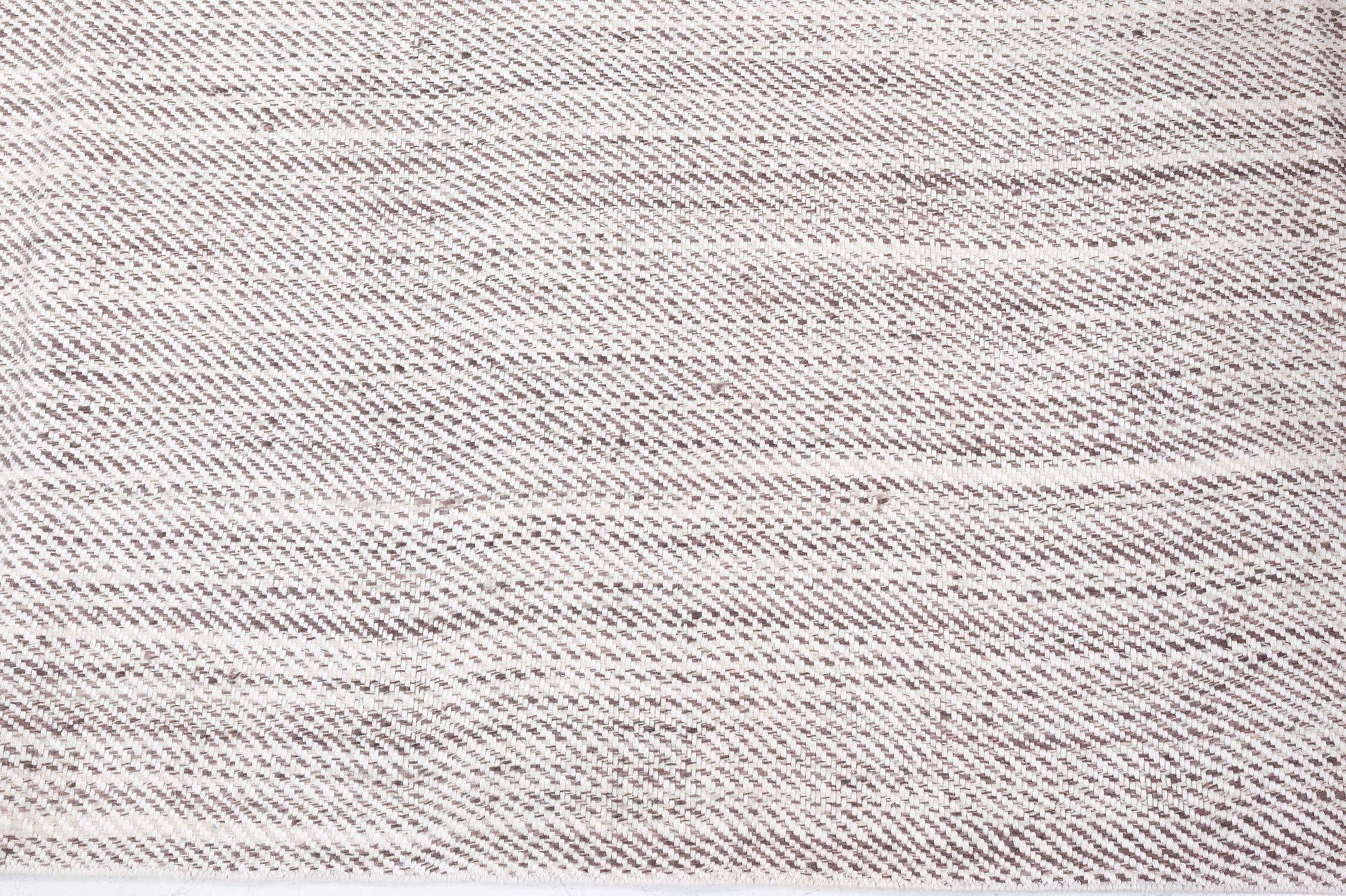 Contemporary flat weave rug by Doris Leslie Blau
Size: 4'1