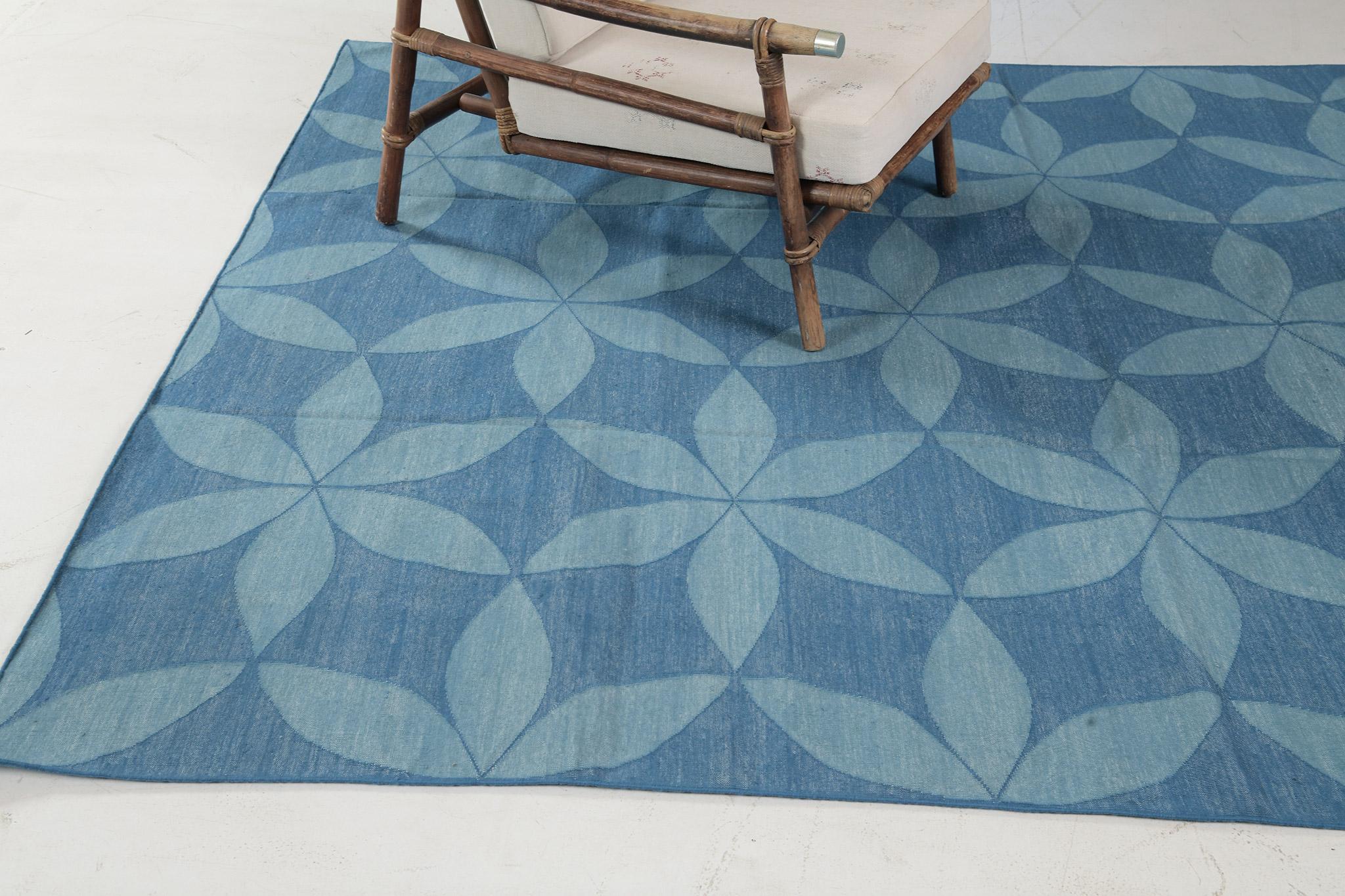 Contemporary Flat-Weave Rug Cielo Collection Flora Turquoise In New Condition For Sale In WEST HOLLYWOOD, CA