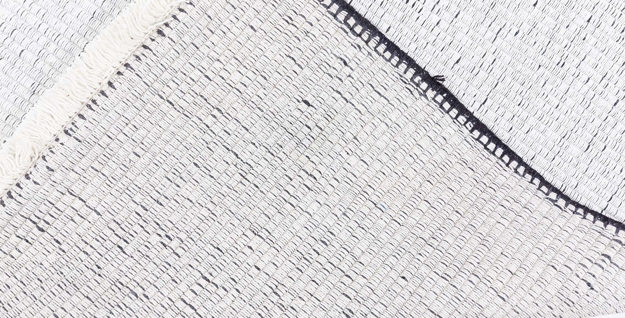 XXI secolo e contemporaneo Tappeto solido a trama piatta Contemporary di Doris Leslie Blau in vendita