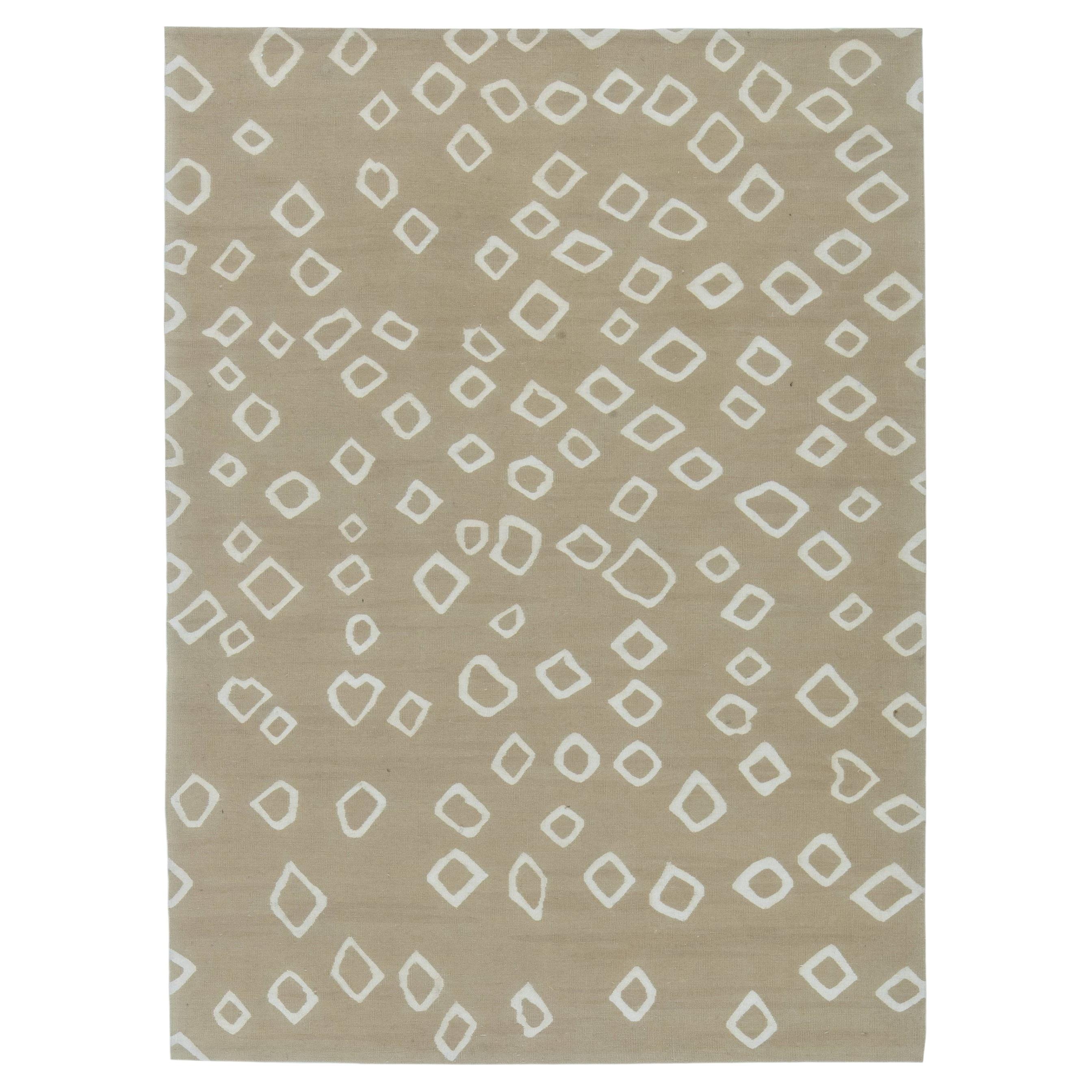 Tappeto contemporaneo in seta color cuoio a trama piatta “Quadrille” di Doris Leslie Blau