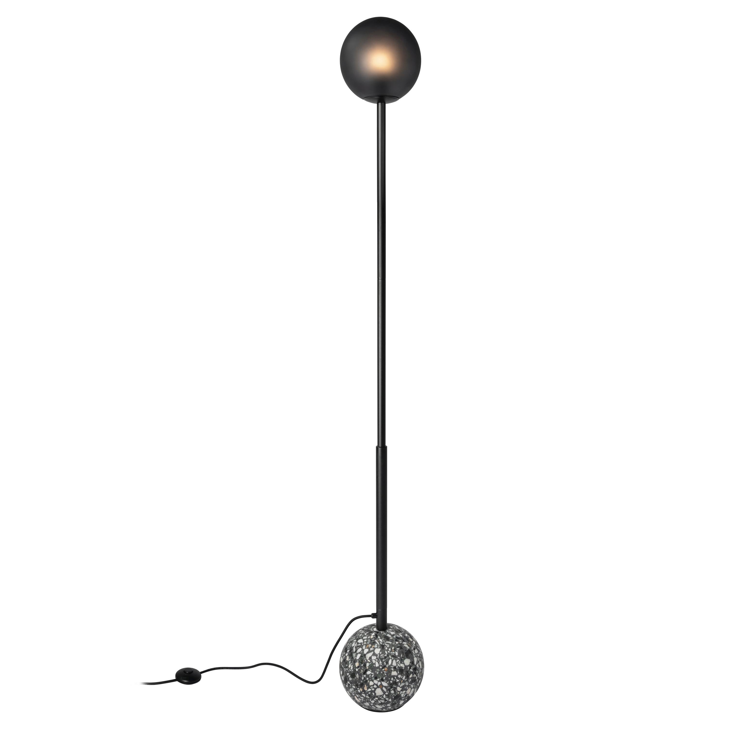 Zeitgenössische Stehlampe '8' aus schwarzem Terrazzo im Angebot