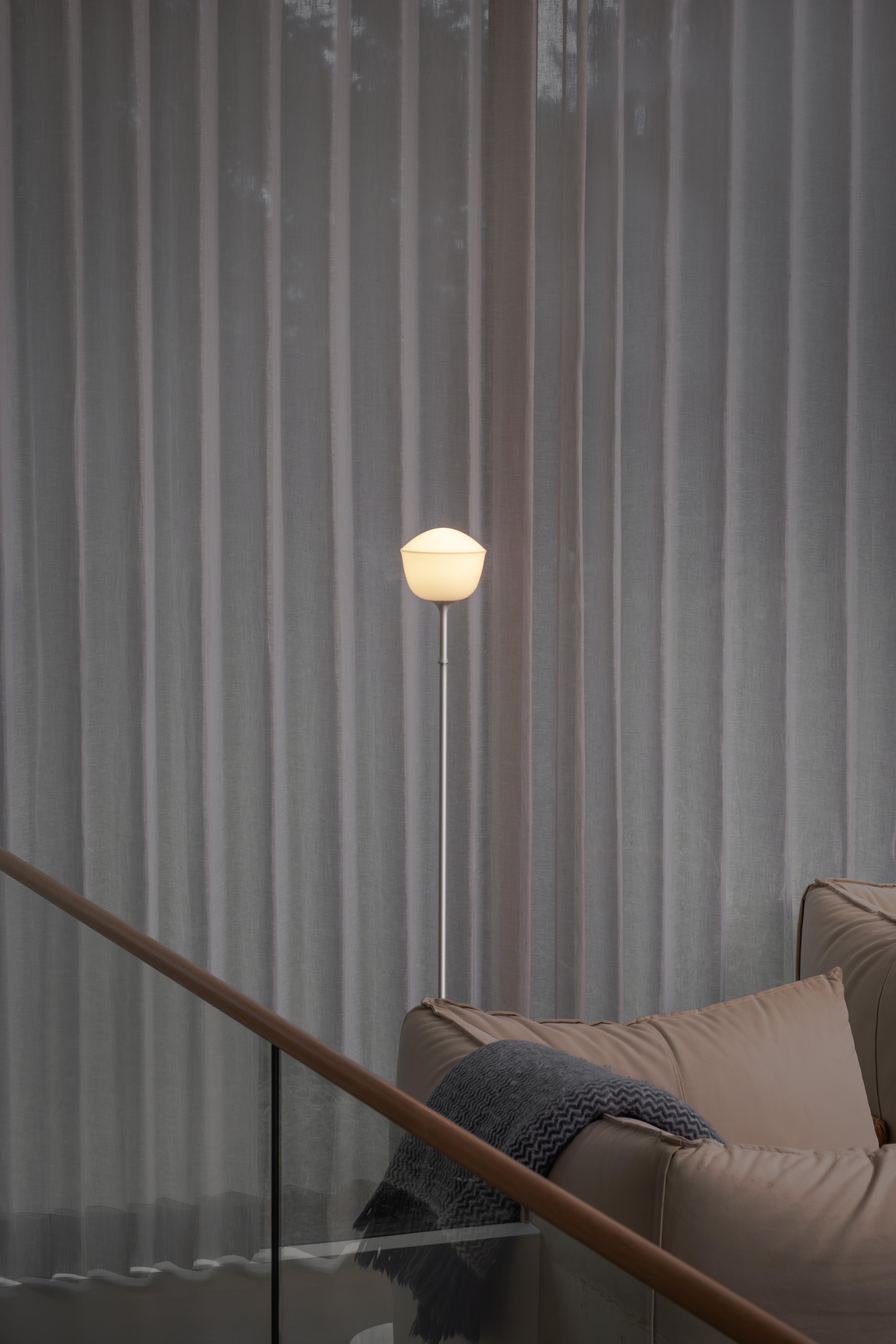 Lampada da terra contemporanea 'Contour' 300, Ardesia di AND in vendita 5