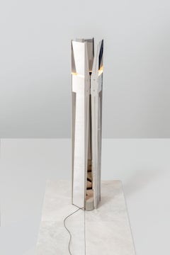 Lampada da terra contemporanea 'Vector' di D.A.N., acciaio lucido