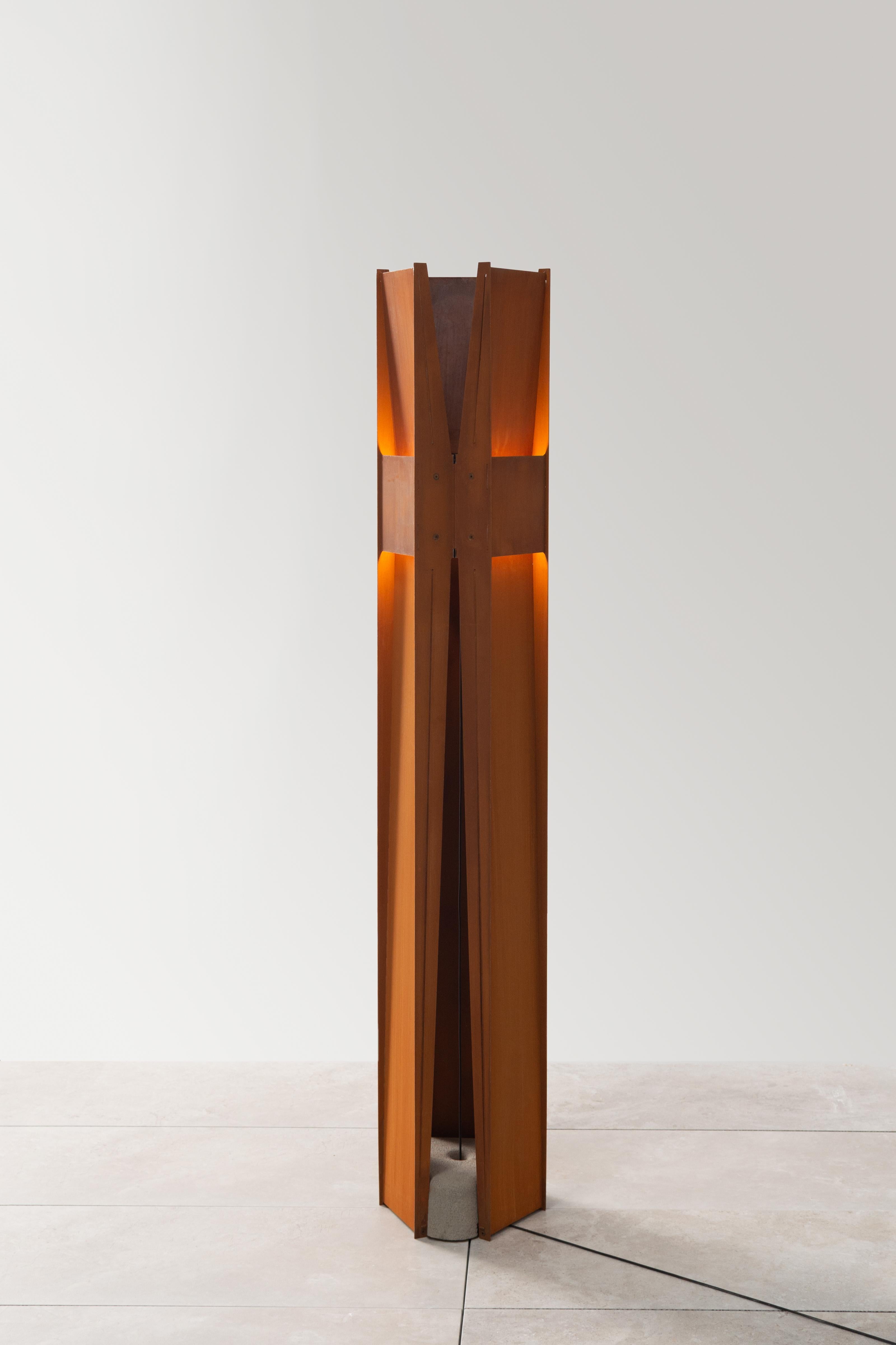 Contemporary Floor Lamp 'Vector'

Model shown: Weathered Steel
Base finish: Concrete

DIMENSIONS
H. 120 x D. 22 cm / H. 47.25” x D. 8.5”

ELECTRICAL
Input Voltage: 110–120V, 220–240V, 110–277V  
Foot dimmer switch included

UL Listed