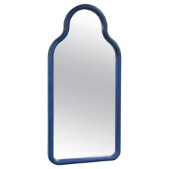 Miroir au sol contemporain 'TRN/XL/L'.  par Pani Jurek, frêne, bleu
