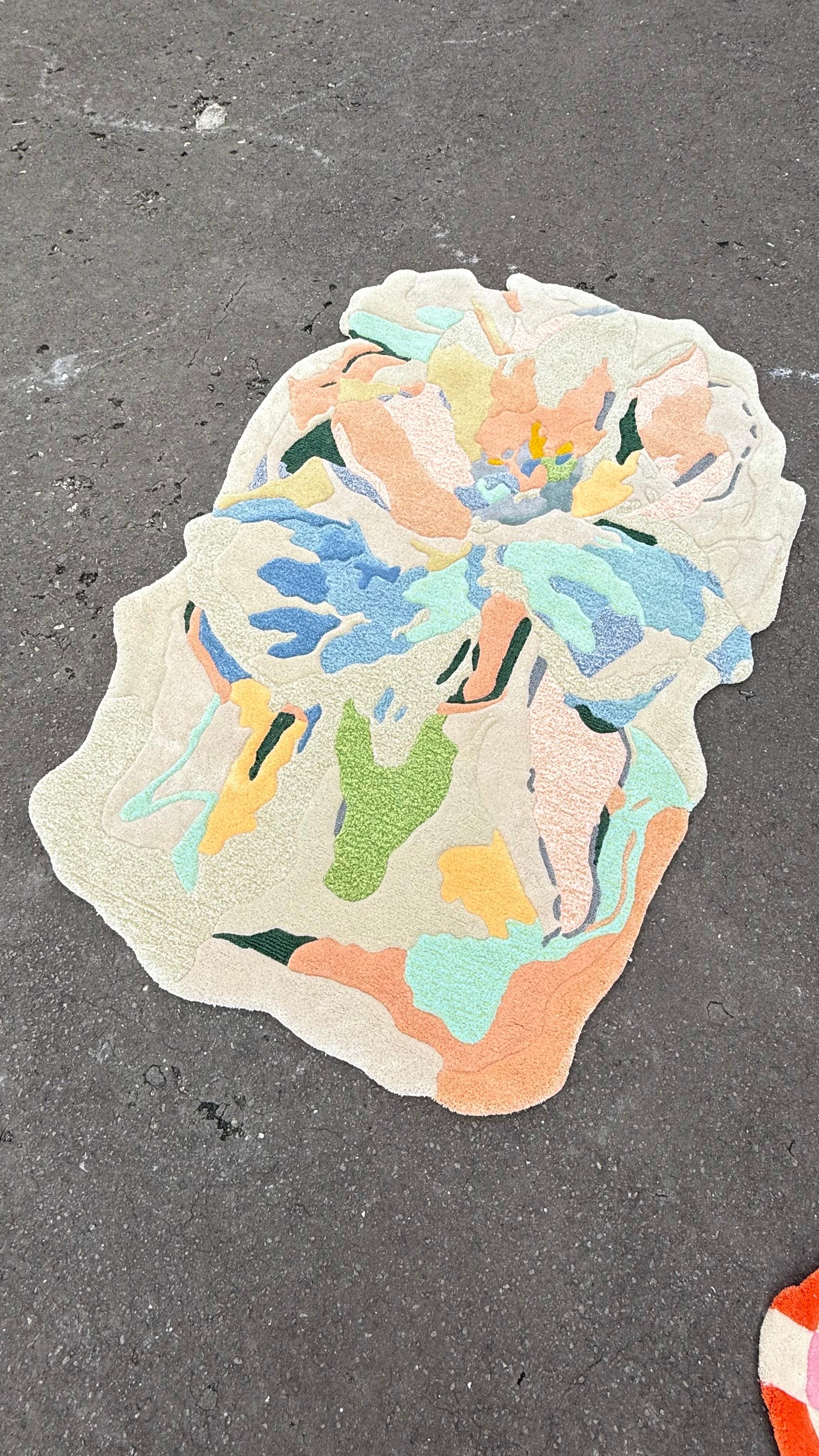 Indonesian Contemporary Floral Abstract Rug in Pastel Tones – Wool Acrylic Blend For Sale