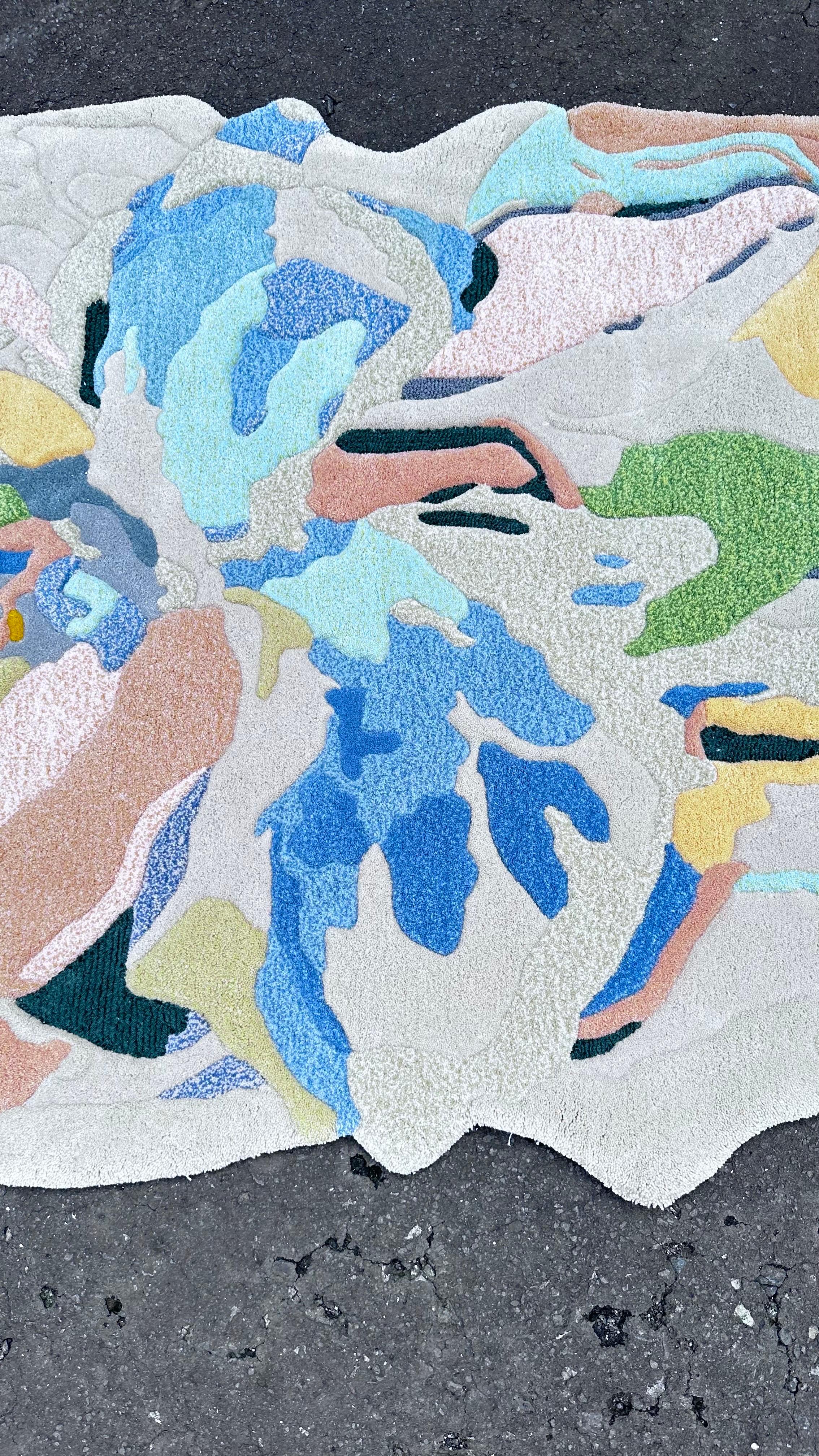 Contemporary Floral Abstract Rug in Pastel Tones – Wool Acrylic Blend For Sale 1
