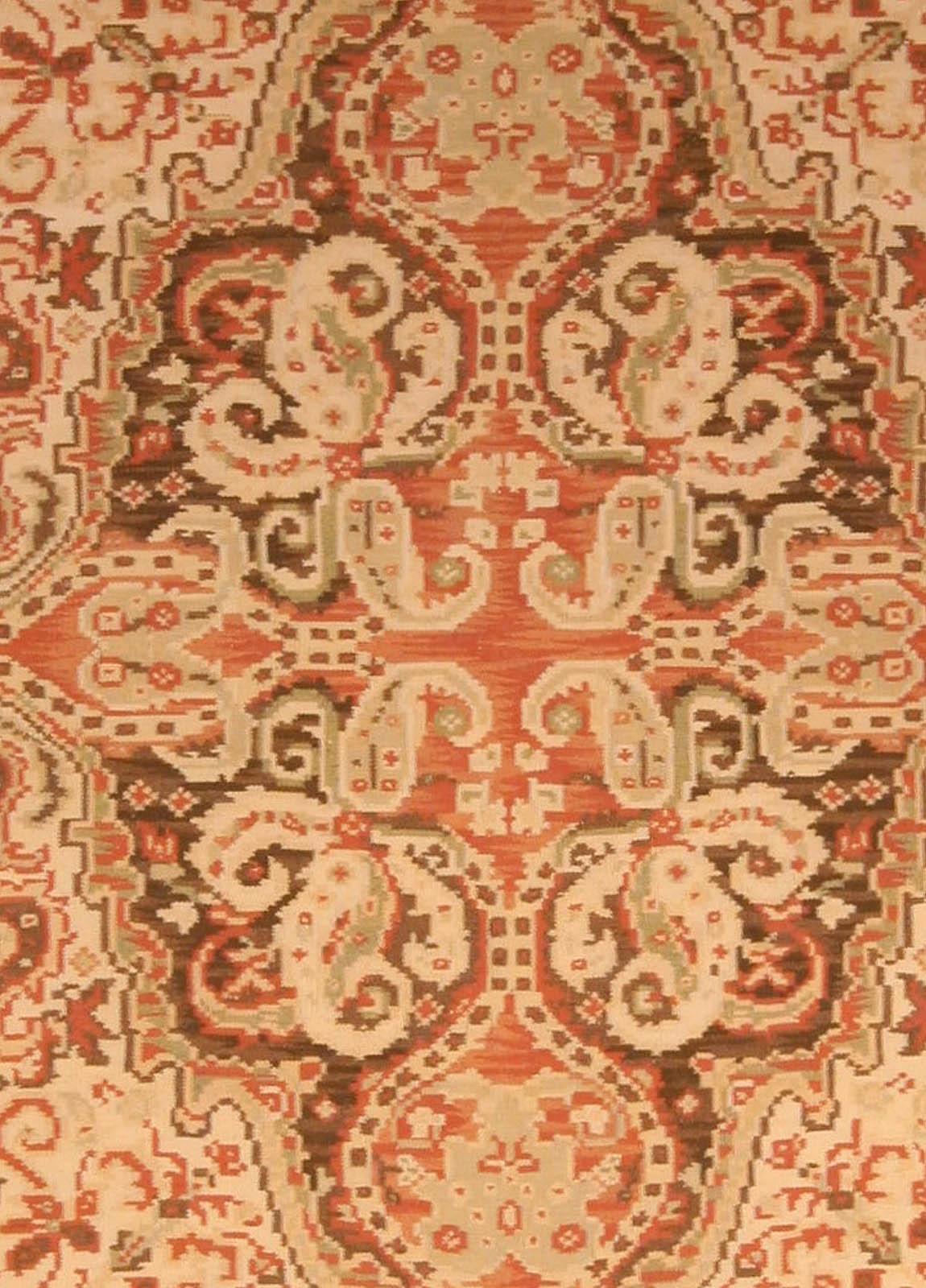 Contemporary floral, Bessarabian style handmade wool rug by Doris Leslie Blau.
Size: 9'5