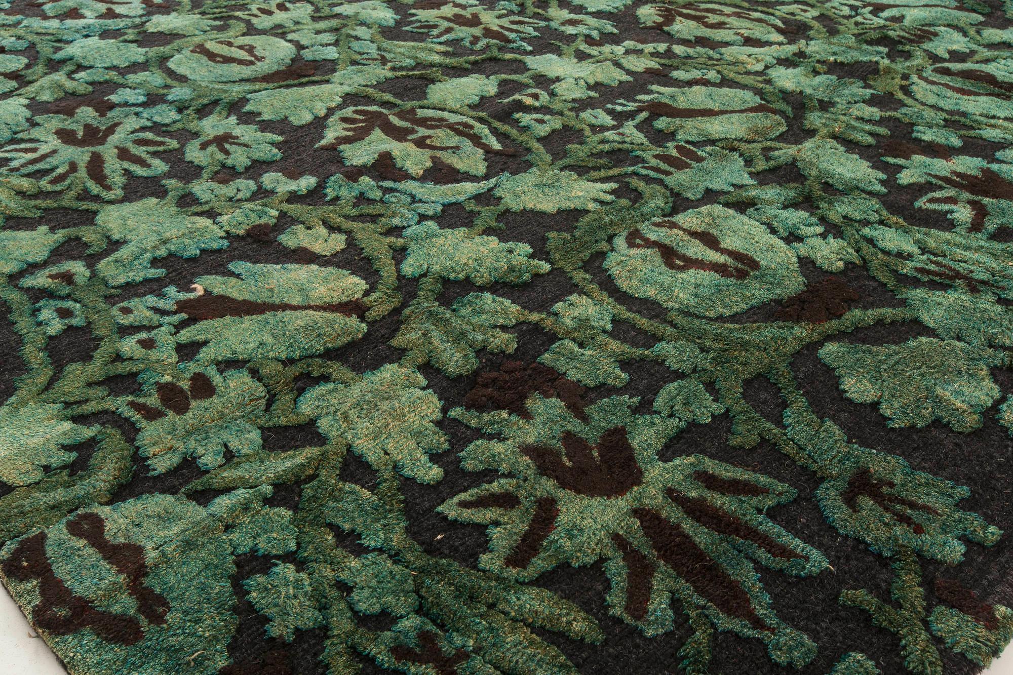 Contemporary Floral European Inspired Tibetan Rug by Doris Leslie Blau In New Condition For Sale In New York, NY