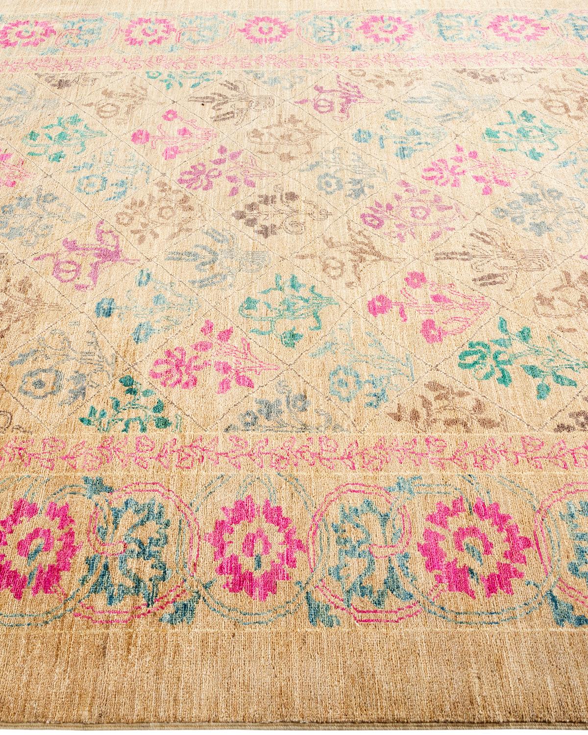 Contemporary Floral Hand Knotted Wool Beige Area Rug In New Condition For Sale In Norwalk, CT