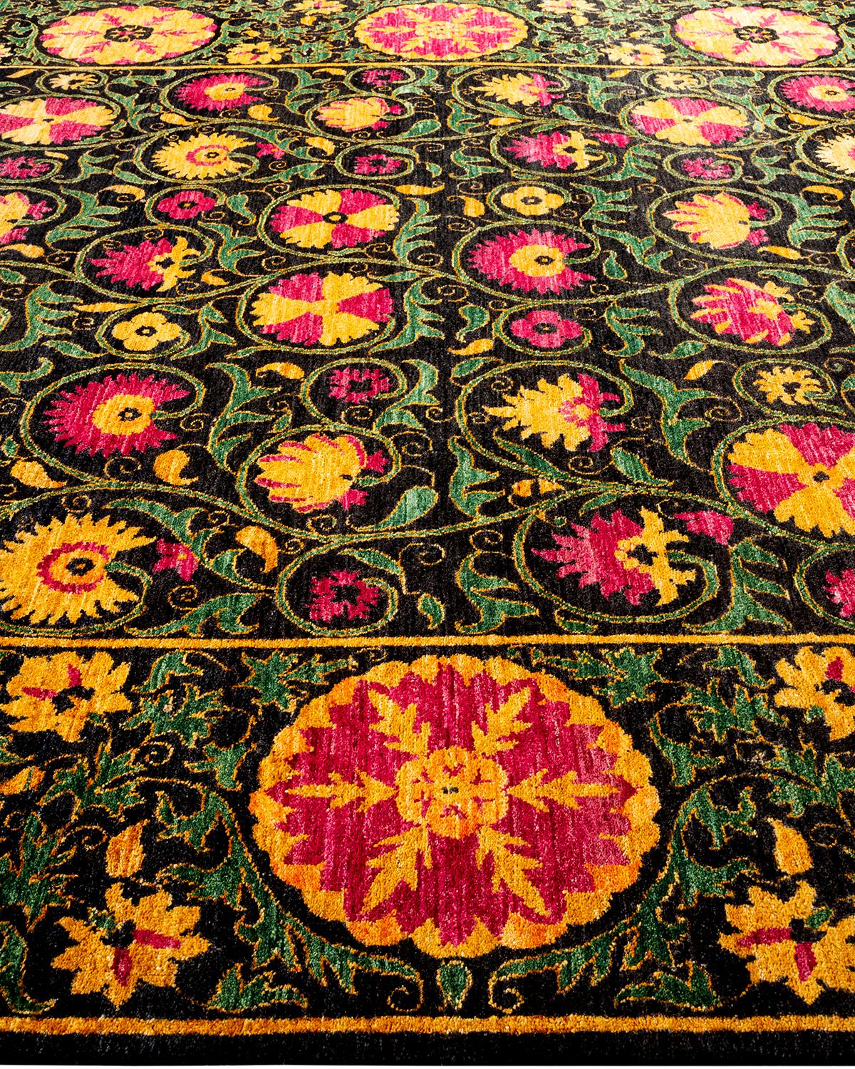 Contemporary Floral Hand Knotted Wool Black Area Rug In New Condition For Sale In Norwalk, CT