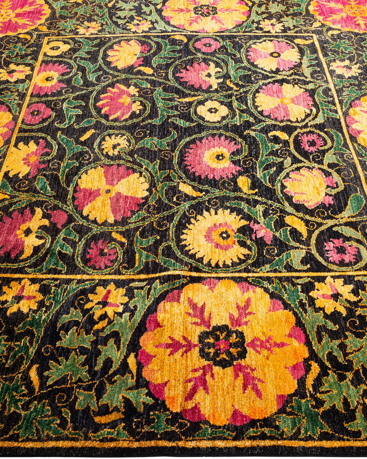 Contemporary Floral Hand Knotted Wool Black Area Rug In New Condition For Sale In Norwalk, CT