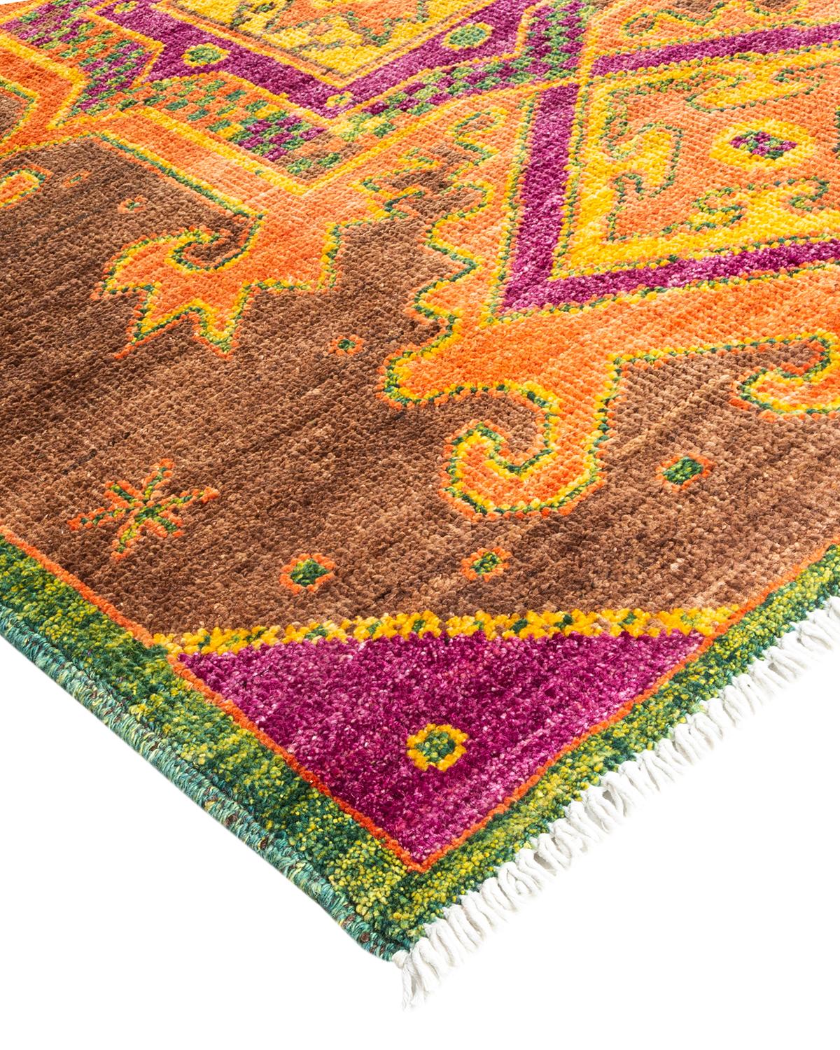 Frais, pleins d'entrain et surtout luxueux, les tapis de la collection Modern peuvent revigorer une pièce traditionnelle avec autant de grâce qu'ils peuvent donner du relief à un espace plus contemporain. Le motif opulent de ce tapis est dérivé de