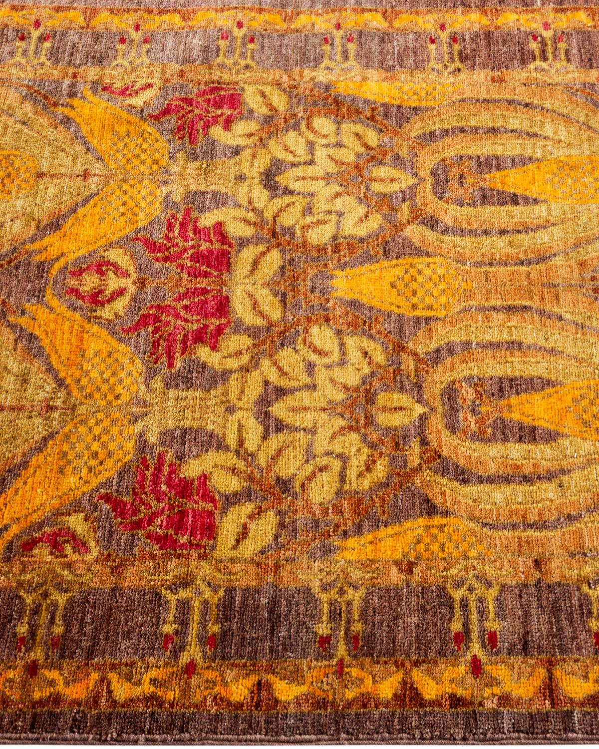 Contemporary Floral Hand Knotted Wool Gold Area Rug In New Condition For Sale In Norwalk, CT