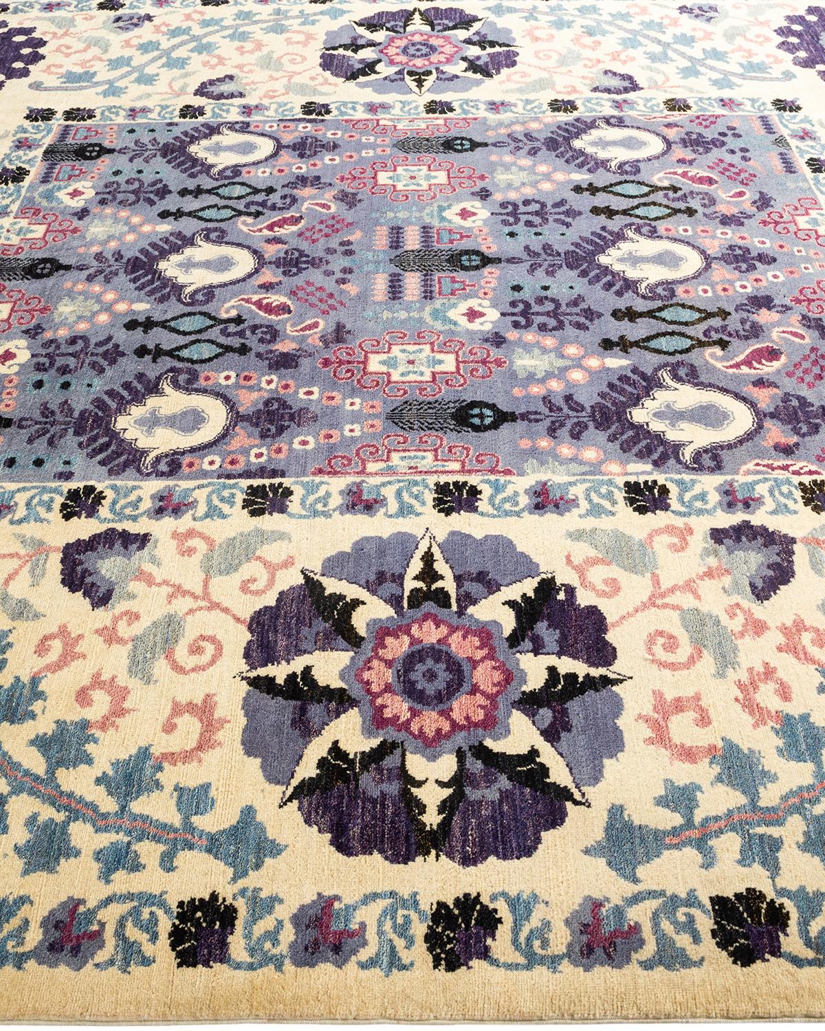 Contemporary Floral Hand Knotted Wool Ivory Area Rug In New Condition For Sale In Norwalk, CT