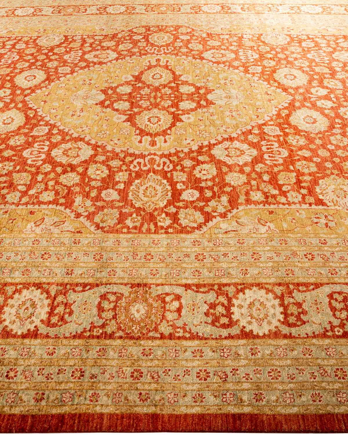 Contemporary Floral Hand Knotted Wool Red Area Rug In New Condition For Sale In Norwalk, CT