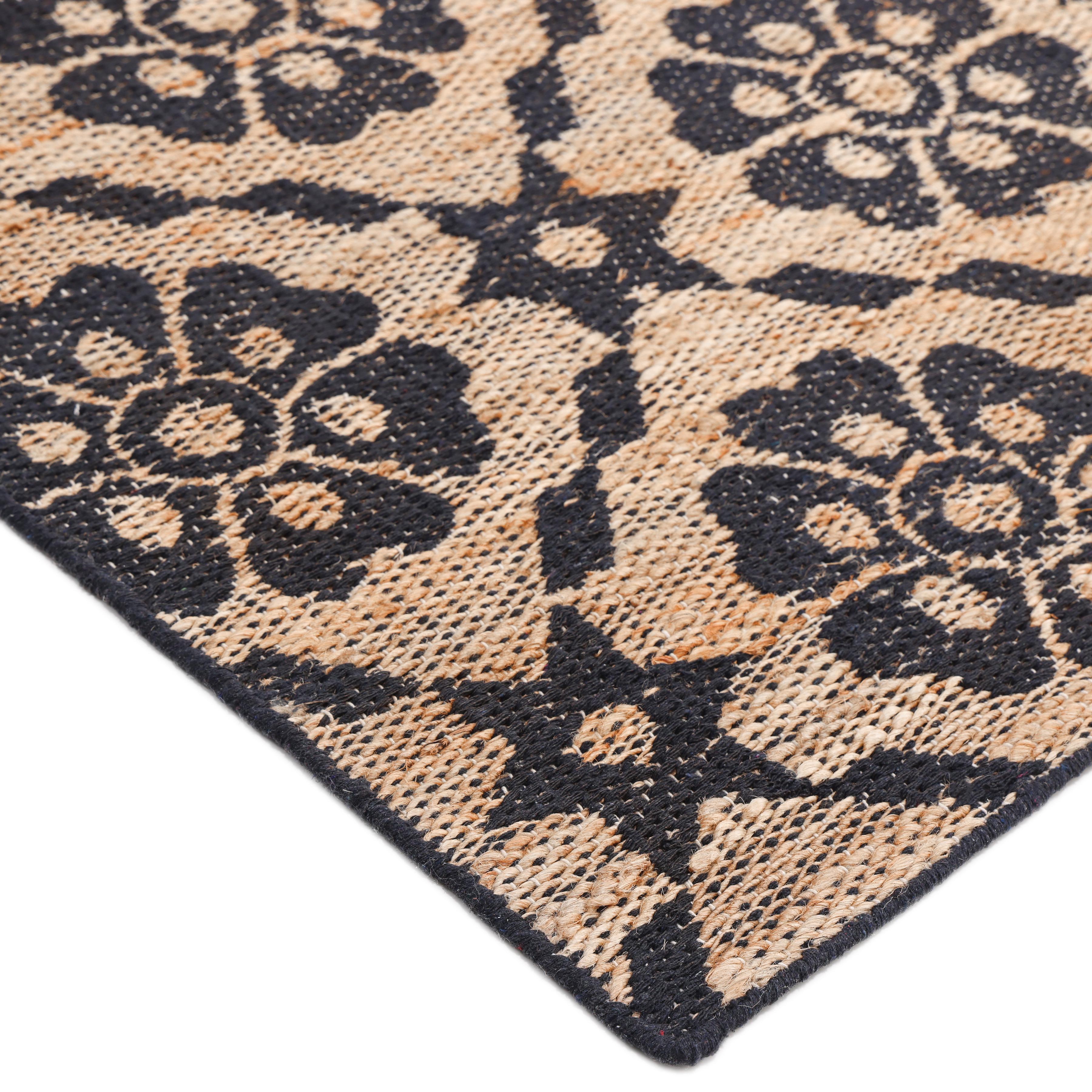 Bridging the gap between traditional and modern, the Transitional Jute collection features rugs that exemplify versatility. Soft underfoot with a pleasing combination of textures, these vintage-inspired rugs add traditional beauty to any room.