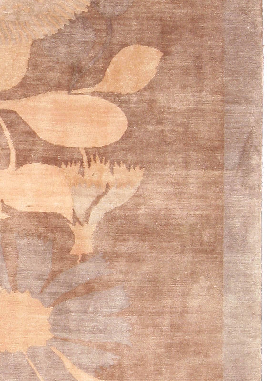 Zeitgenössischer, floraler, handgeknüpfter Seidenteppich im Lilly-Design von Doris Leslie Blau (21. Jahrhundert und zeitgenössisch) im Angebot