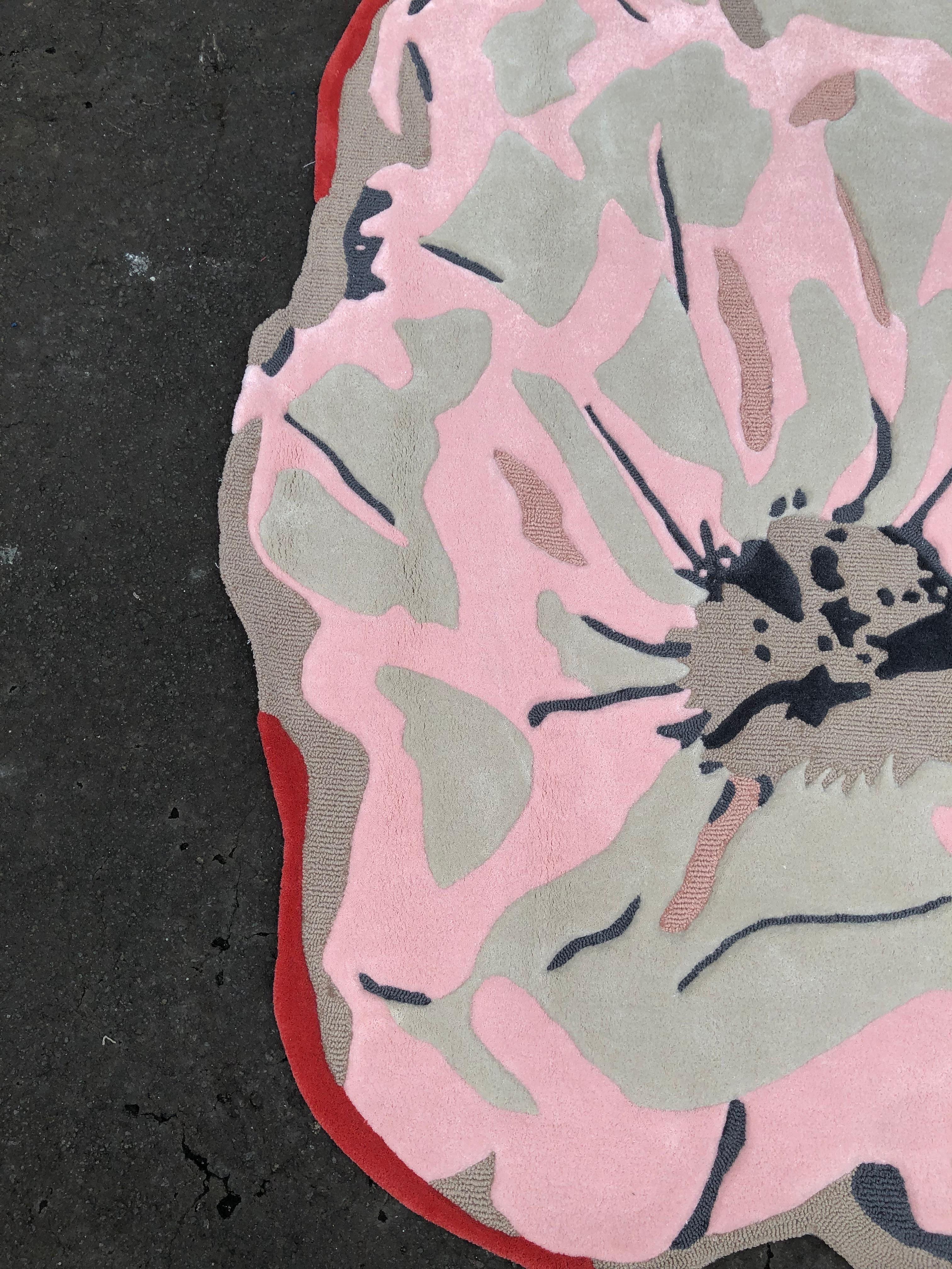 Contemporary Floral Rug – Pink & Grey Organic Bloom, Wool Acrylic Blend In New Condition For Sale In Jakarta Selatan, ID