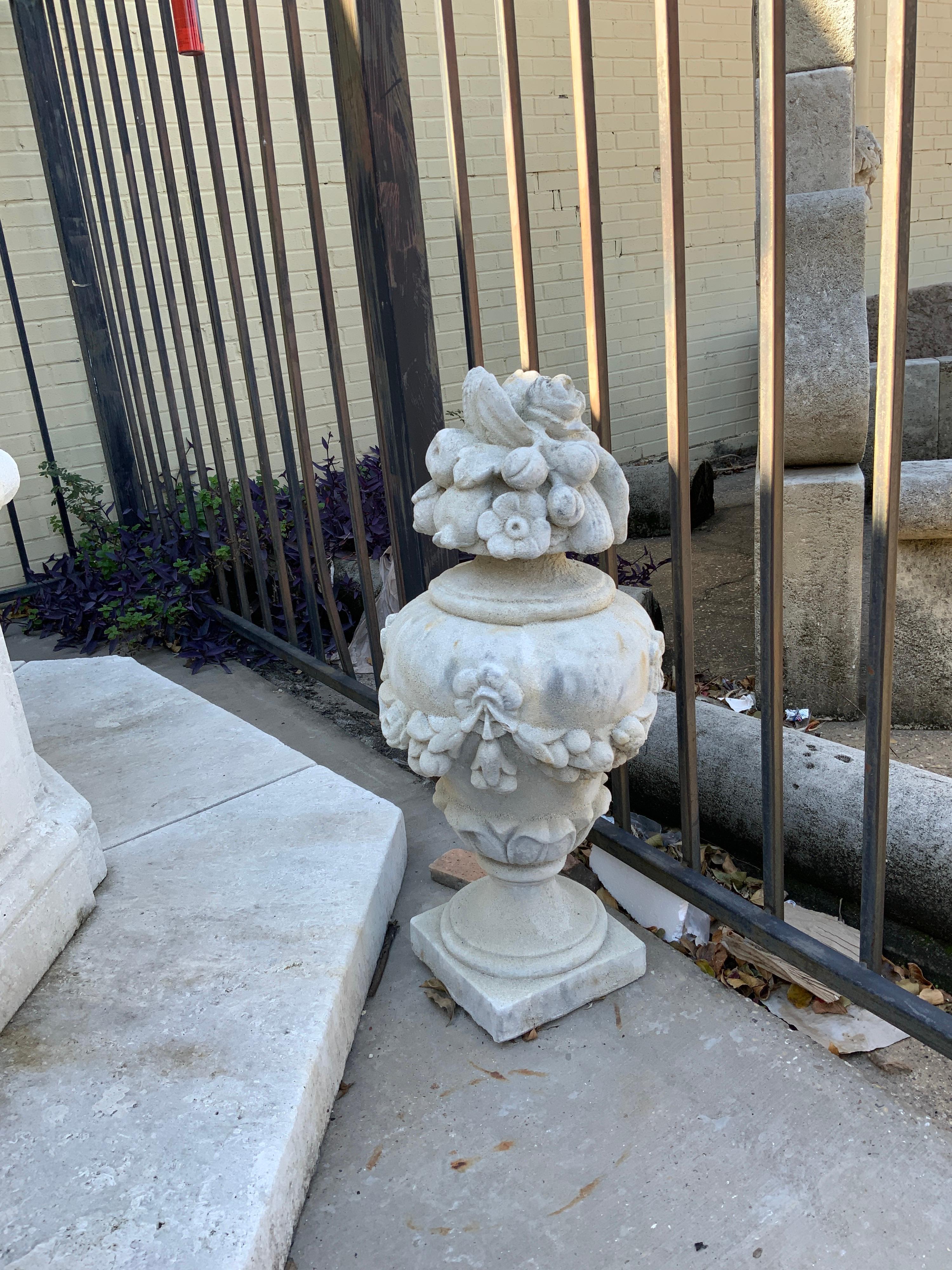 Contemporary Flower Finial In Good Condition For Sale In Dallas, TX