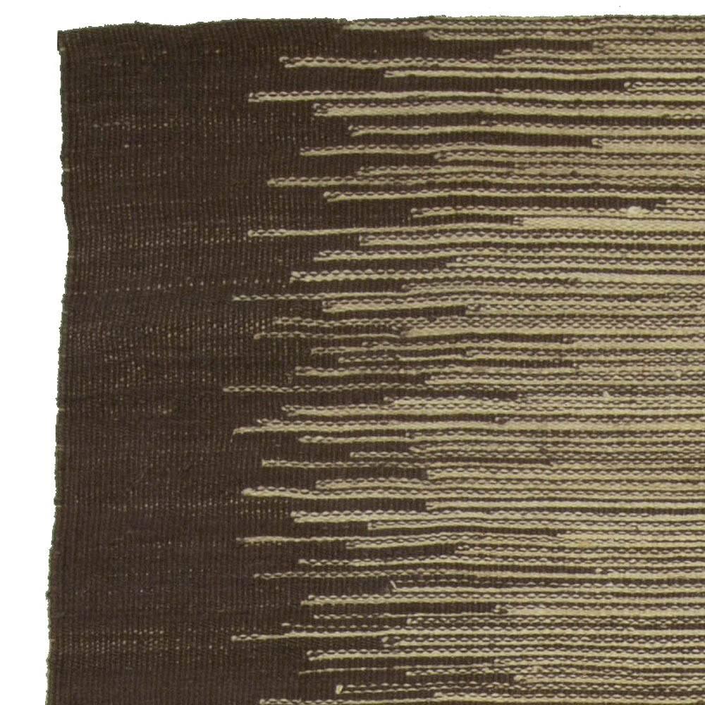 Zeitgenössischer handgefertigter Forel-Teppich aus Wolle in Braun und Beige von Doris Leslie Blau (Handgeknüpft) im Angebot