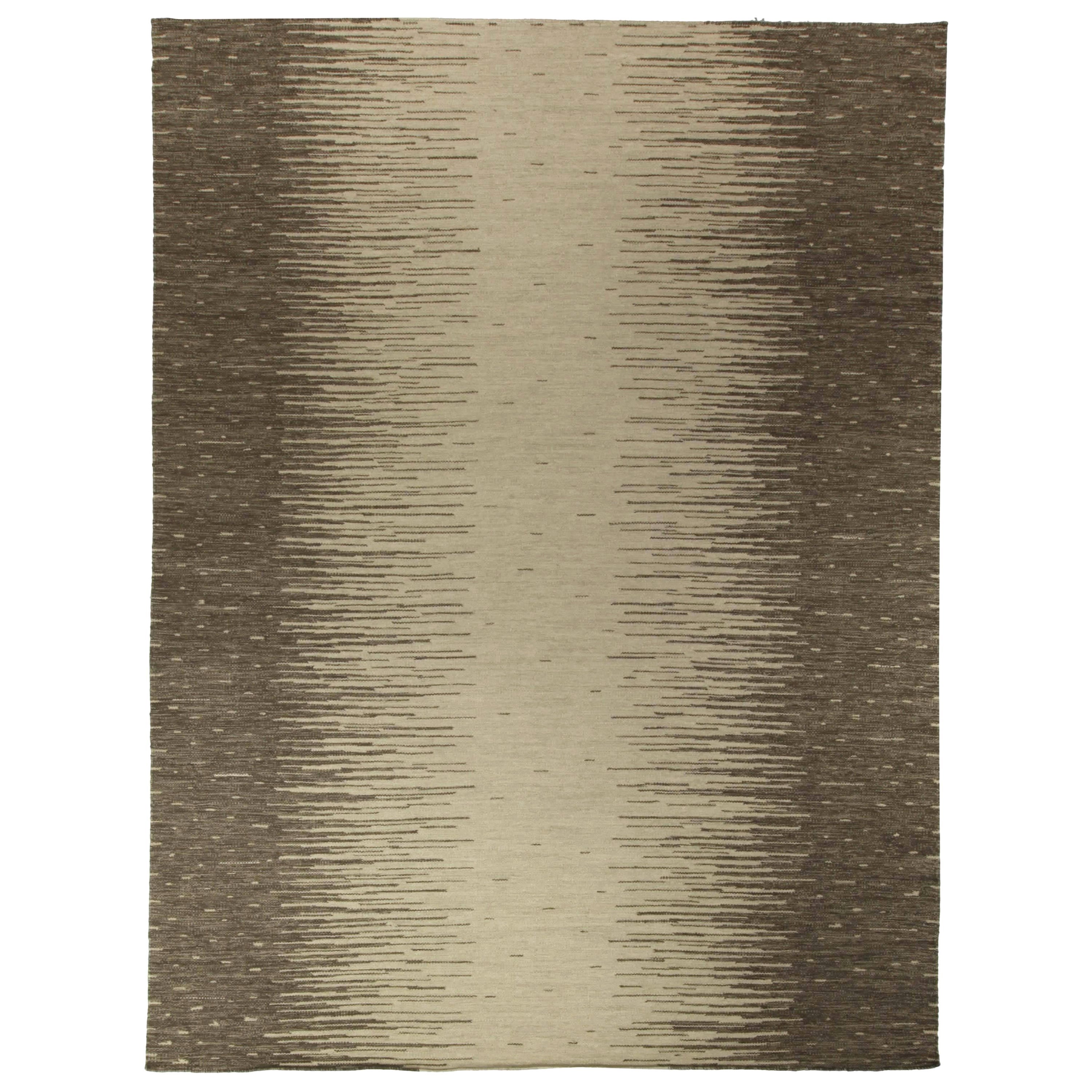 Tappeto contemporaneo Forel in stile scandinavo in lana marrone e beige di Doris Leslie Blau