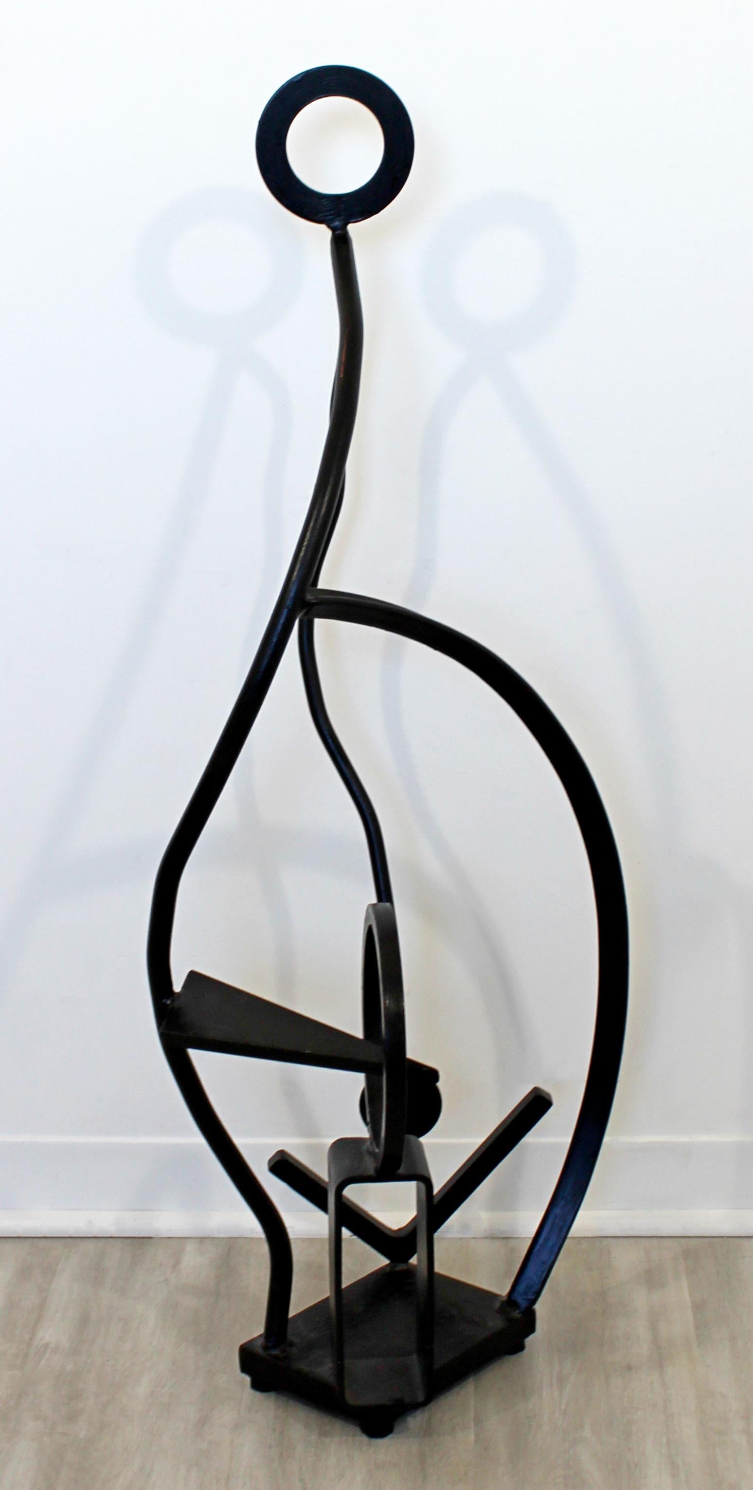 Zeitgenössische abstrakte Stehskulptur aus geschmiedetem Eisen in Schwarz von Robert Hansen im Zustand „Gut“ im Angebot in Keego Harbor, MI