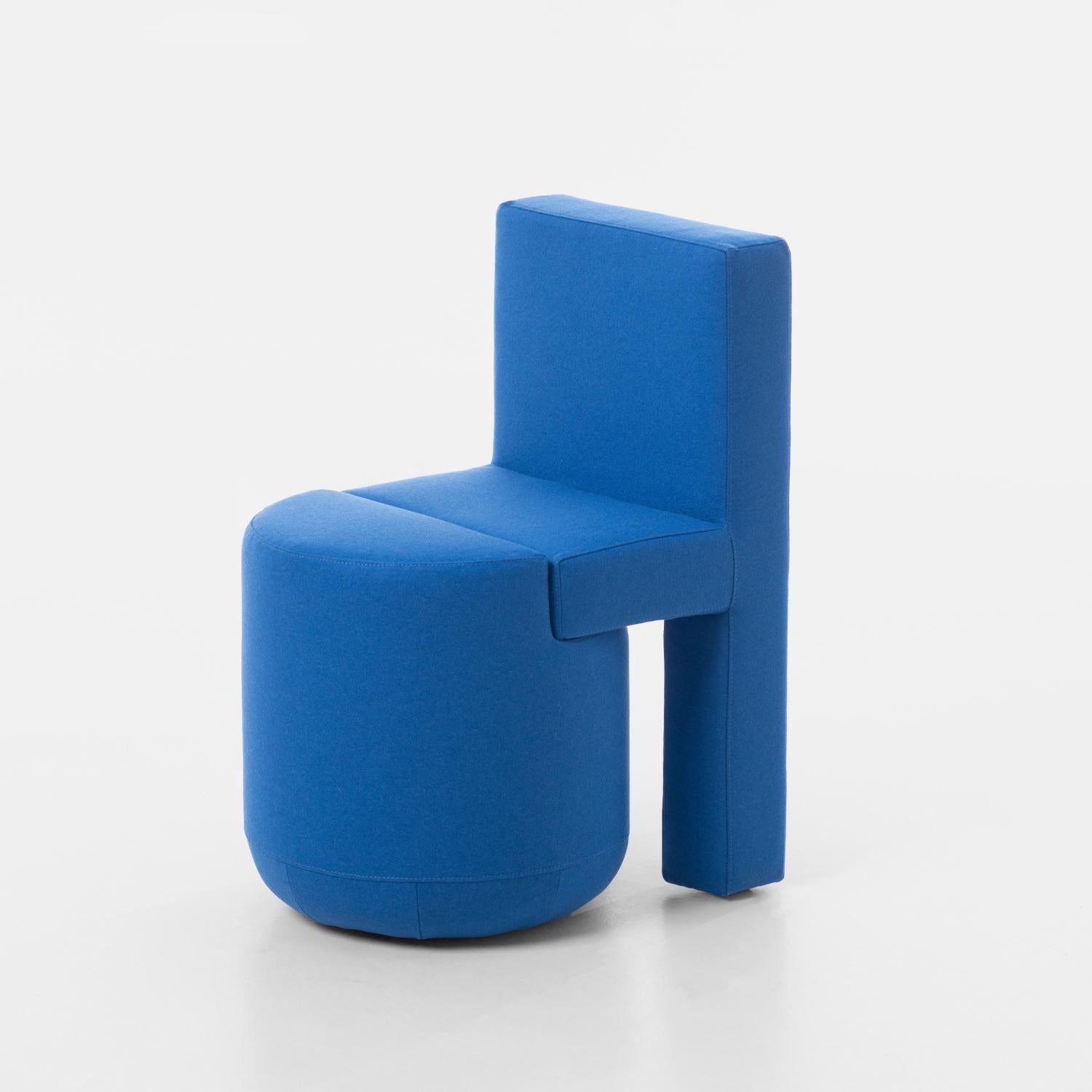 Contemporary Fossil Kollektion 'Stuhl' von Oitoproducts, Blau 

Die Polstermöbelkollektion FOSSIL stellt eine spannende erste Collaboration mit dem talentierten ukrainischen Produktdesigner Dmitriy Kozinenko dar. Diese Collection'S erzählt eine