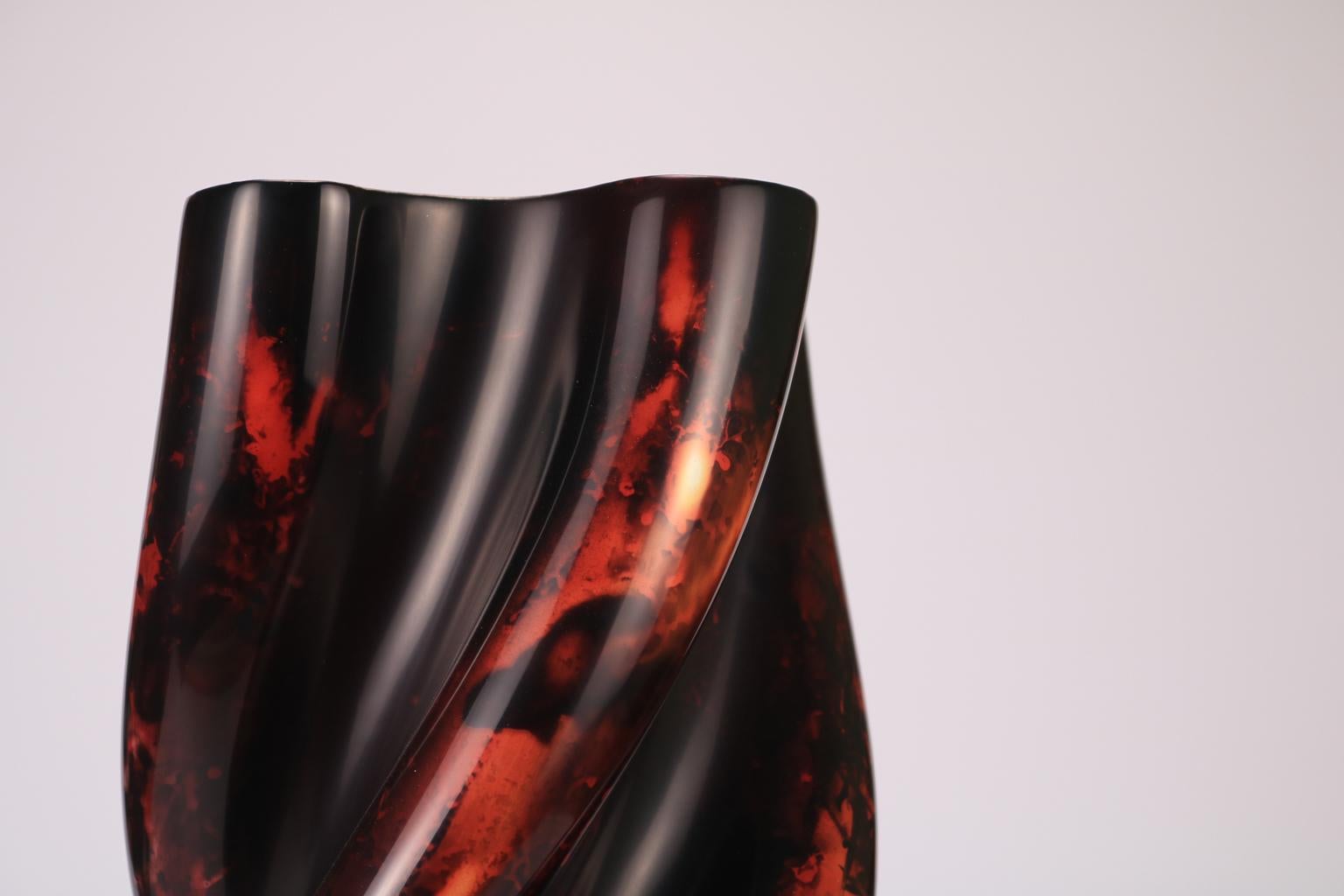 Italian Contemporary Four Lobes Blazing  Lacquered Ceramic Vessel by Golem of Italy For Sale