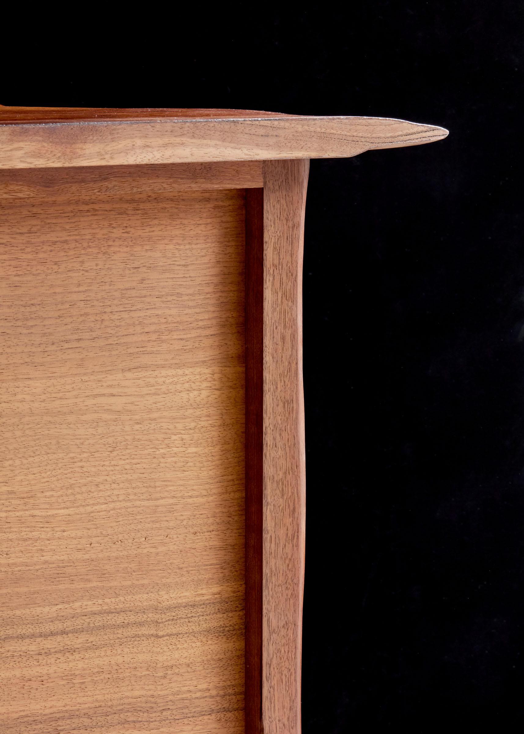 Zeitgenössischer schrank aus fracéholz In gentle touch by Benoit Viaene im Angebot 3