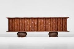 Mobile contemporaneo in legno di Fracé In gentle touch di Benoit Viaene
