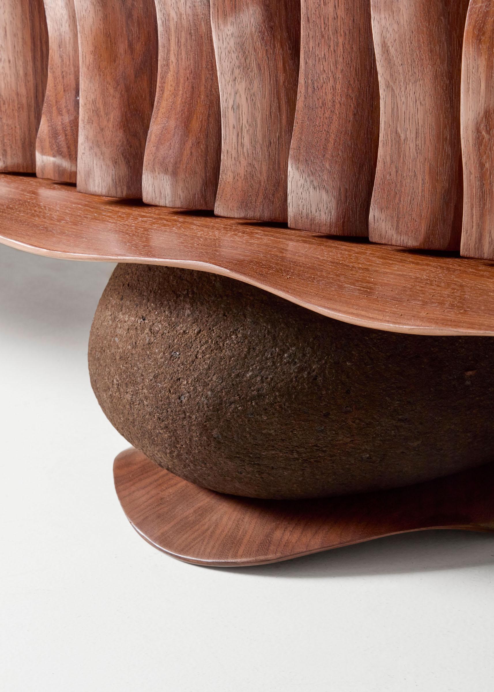 Zeitgenössischer schrank aus fracéholz In gentle touch by Benoit Viaene (21. Jahrhundert und zeitgenössisch) im Angebot