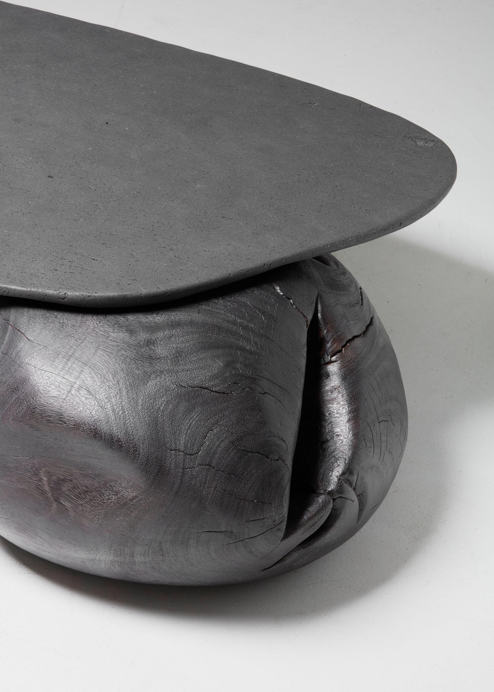 Mesa de centro contemporánea de madera de fracé Shadow's Reflection de Benoit Viaene Tallado a mano en venta