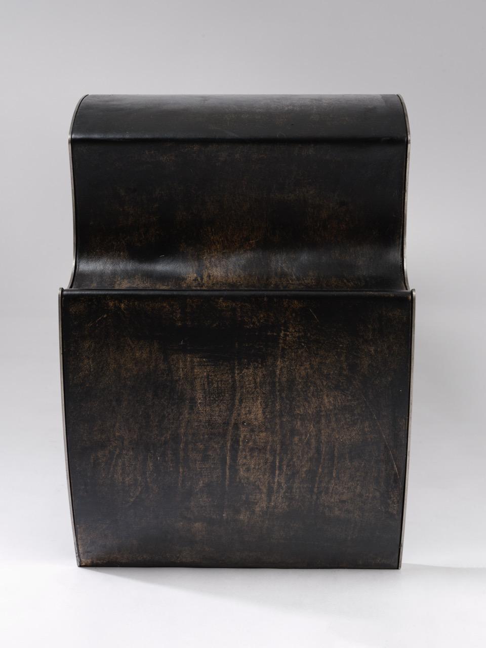 XXIe siècle et contemporain Banc Contemporary Fragment II avec cuir patiné noir osseux en vente