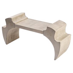 Banco Fragmento Contemporáneo II de cuero patinado blanco hueso