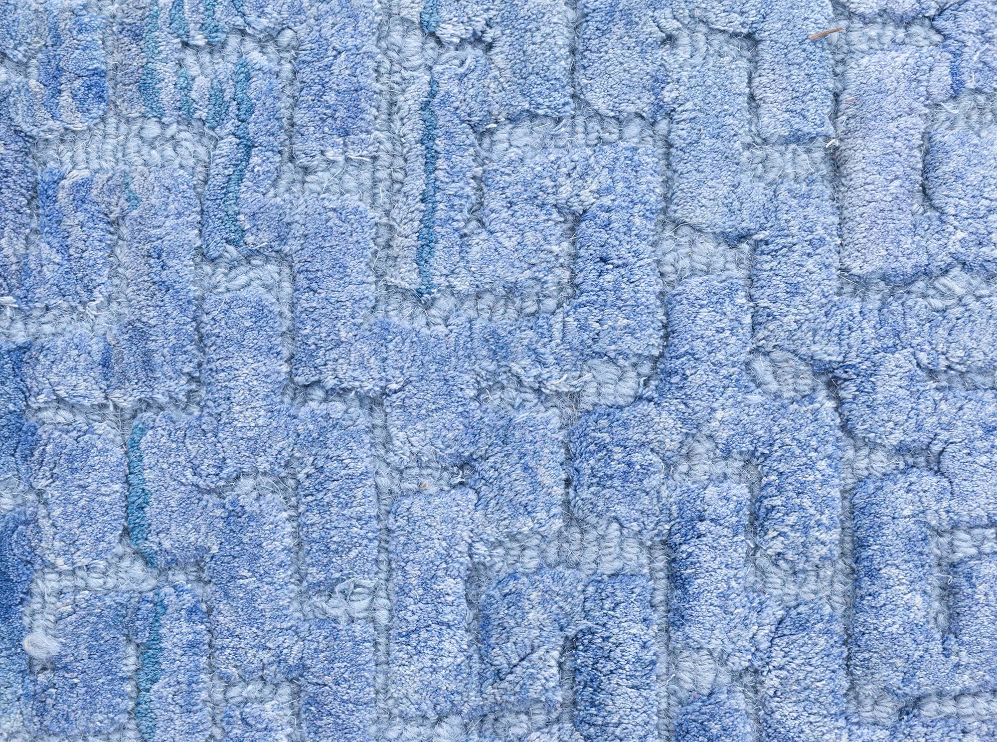 Tapis de soie bleu contemporain Fragment par Doris Leslie Blau Neuf - En vente à New York, NY