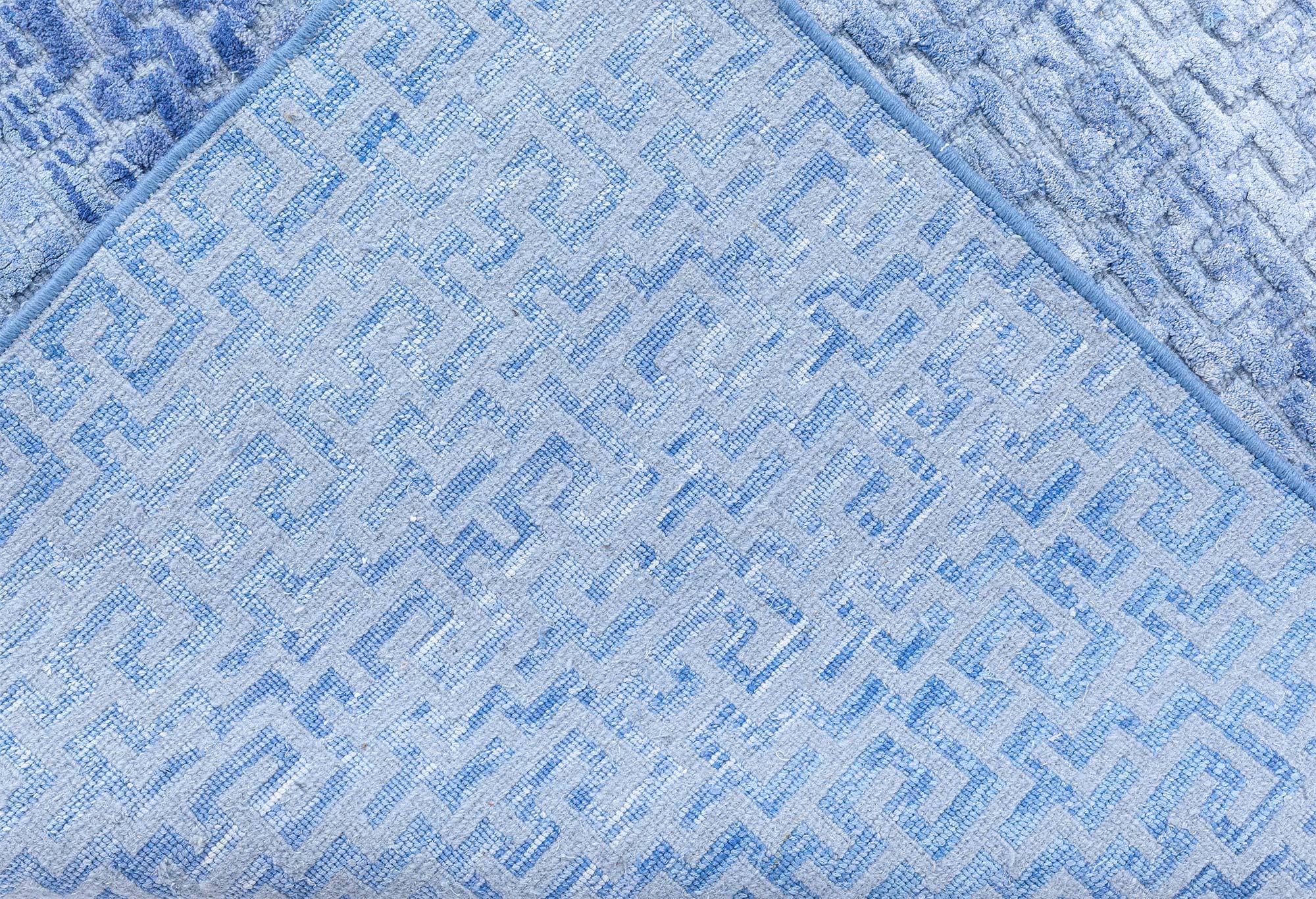 XXIe siècle et contemporain Tapis de soie bleu contemporain Fragment par Doris Leslie Blau en vente
